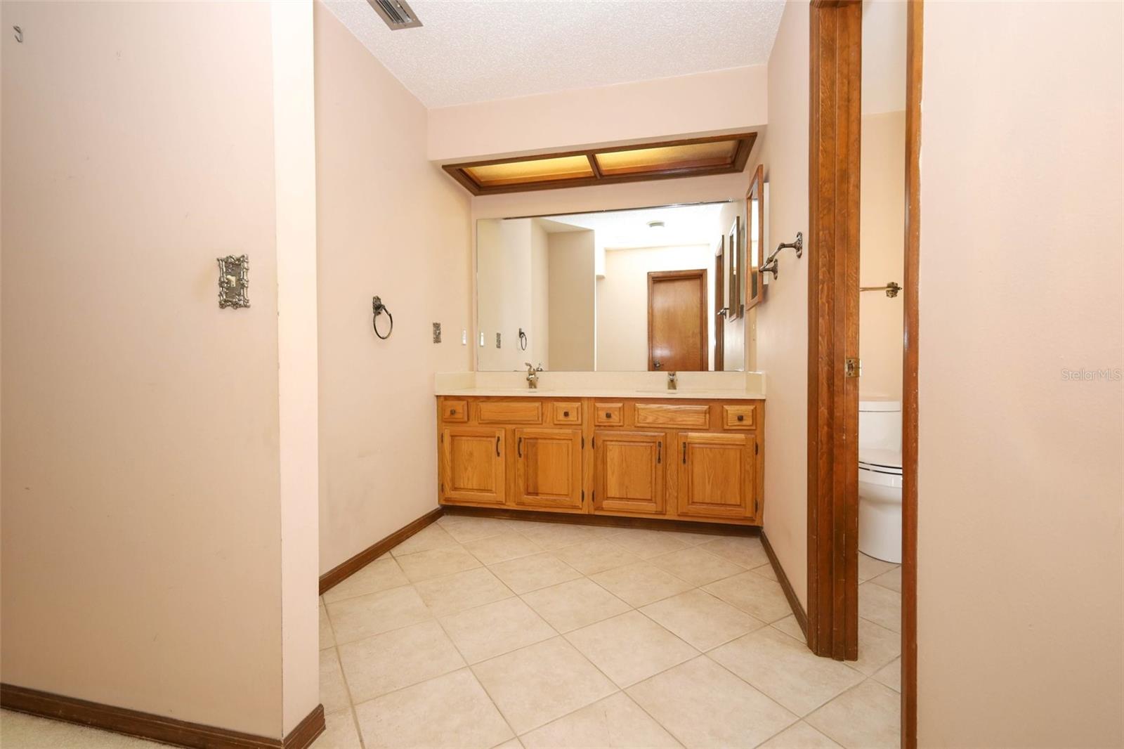 Image 11 of 27 For 4057 Winderlakes Drive