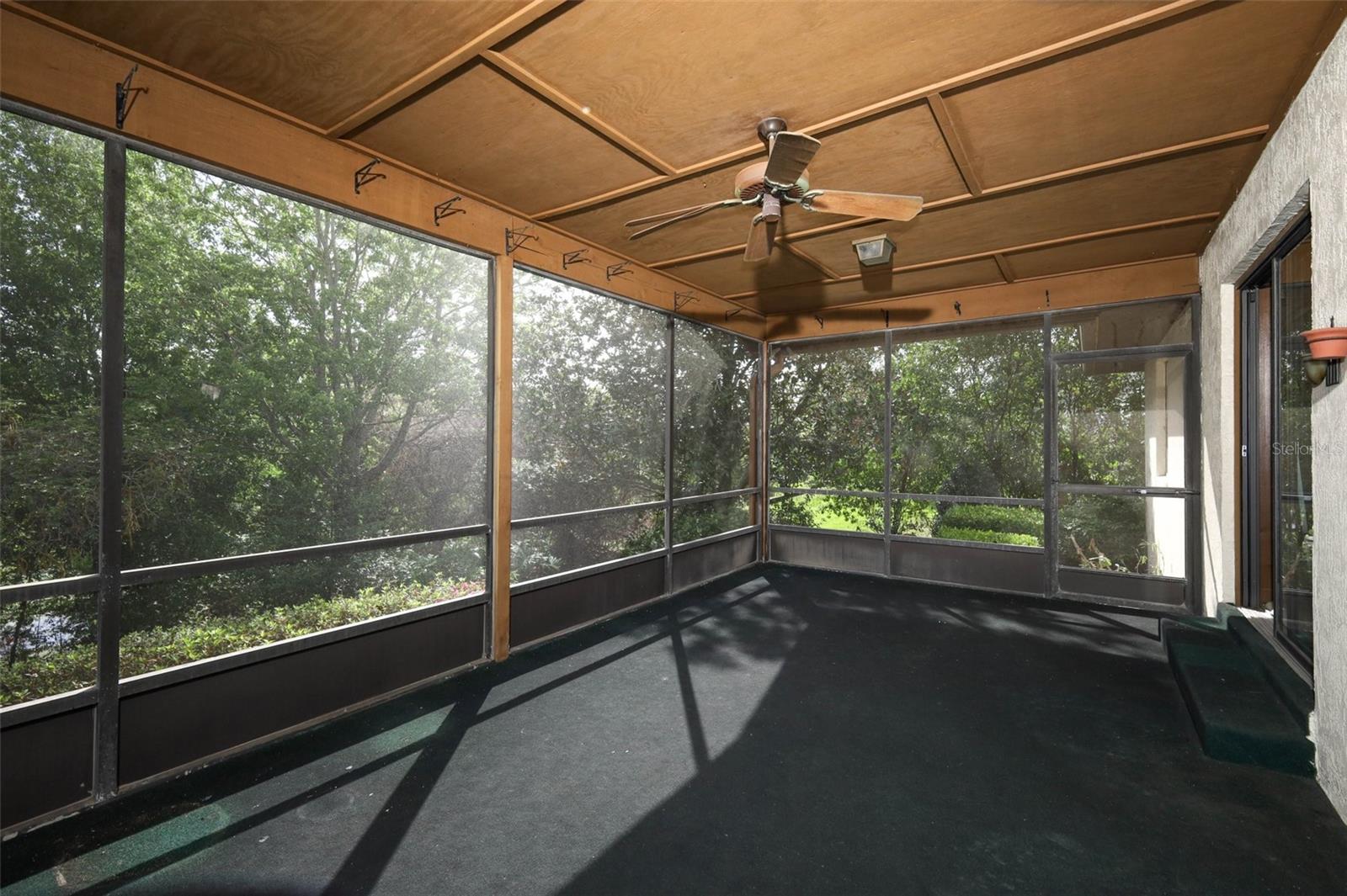 Image 18 of 27 For 4057 Winderlakes Drive