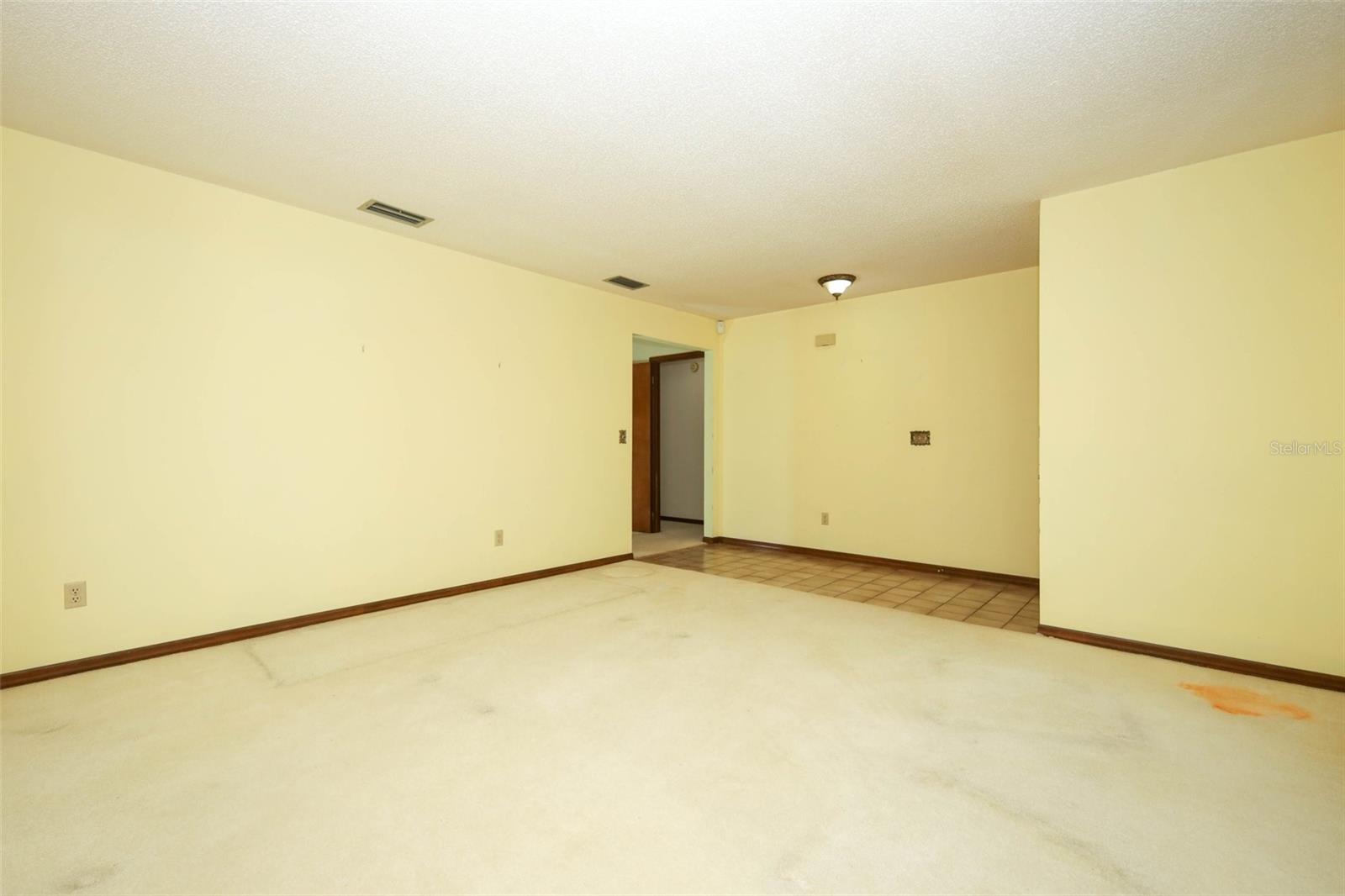 Image 4 of 27 For 4057 Winderlakes Drive