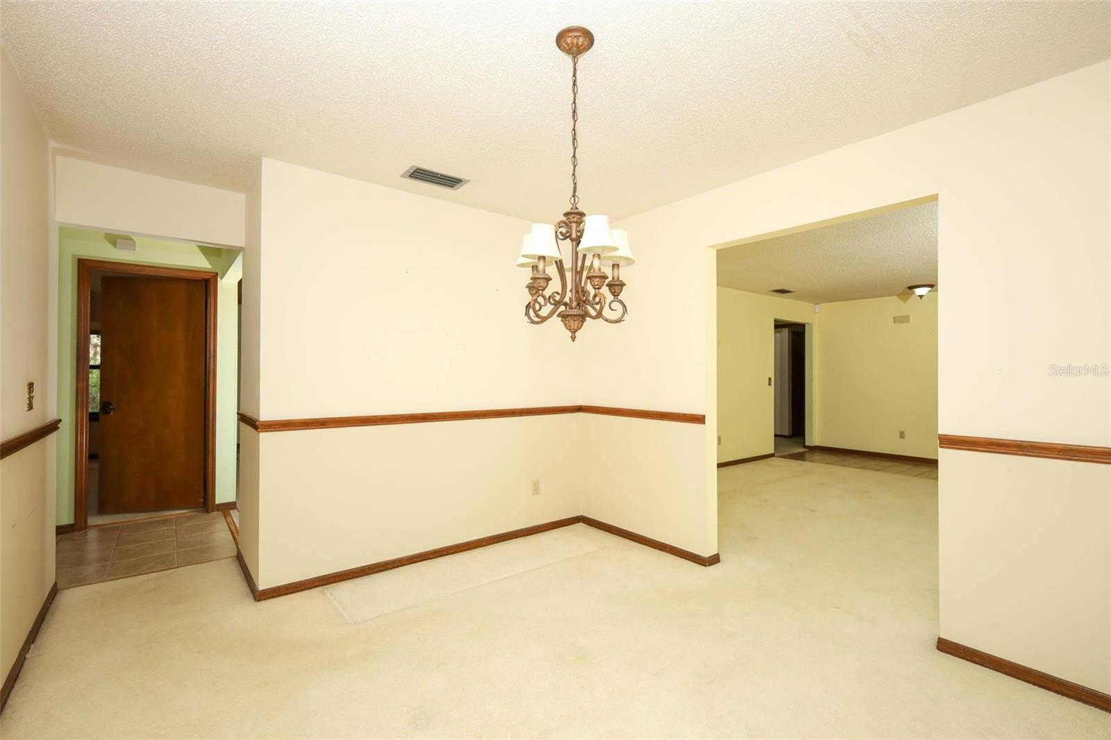 Image 5 of 27 For 4057 Winderlakes Drive