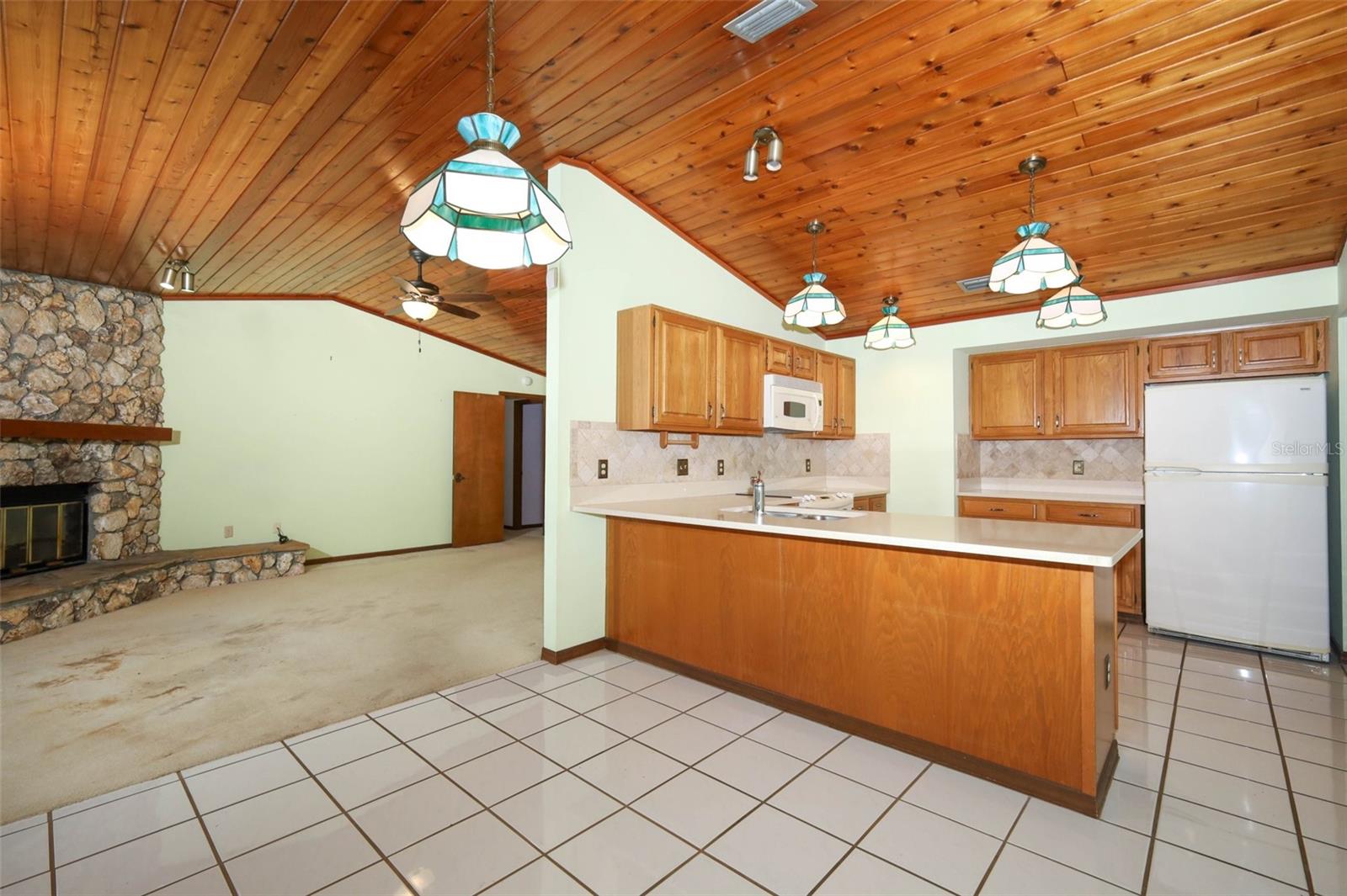 Image 8 of 27 For 4057 Winderlakes Drive