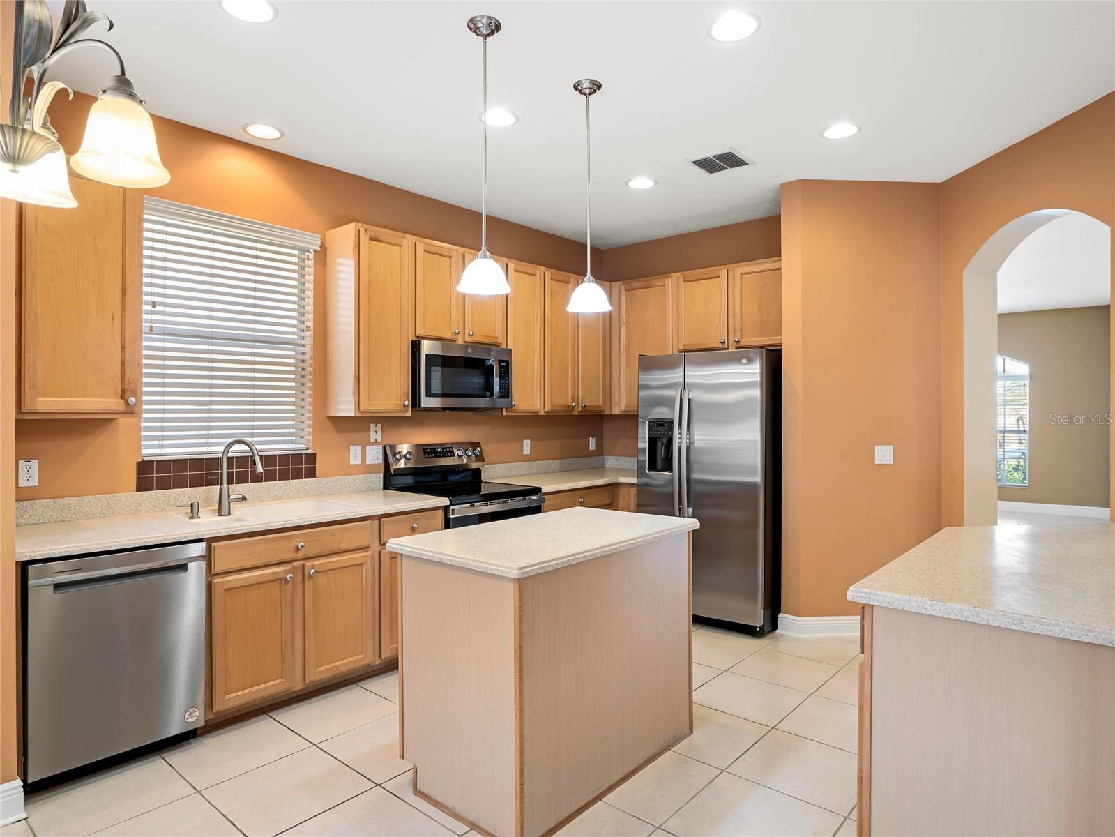 Image 10 of 35 For 375 Brentwood Club Cove