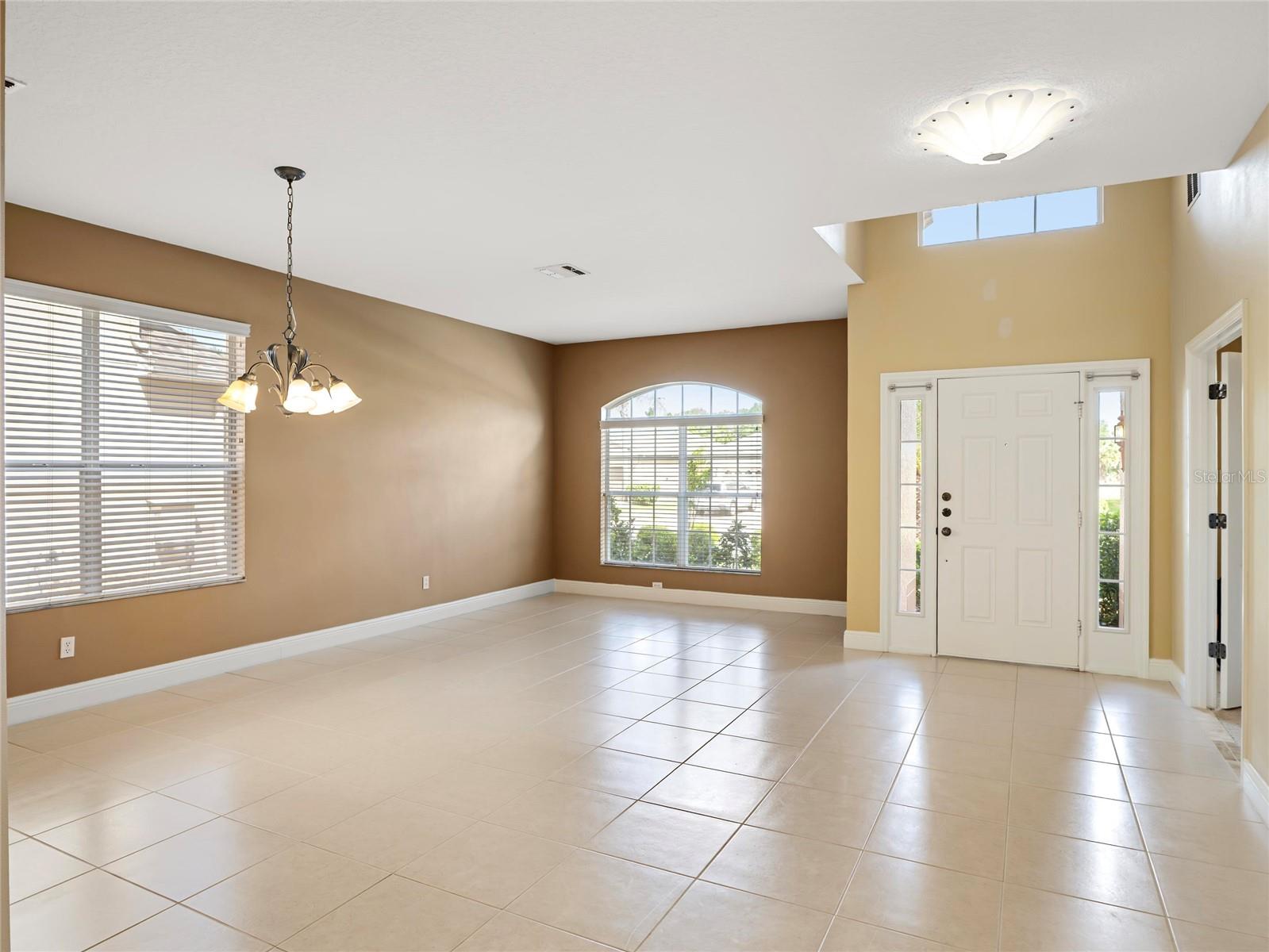 Image 3 of 35 For 375 Brentwood Club Cove