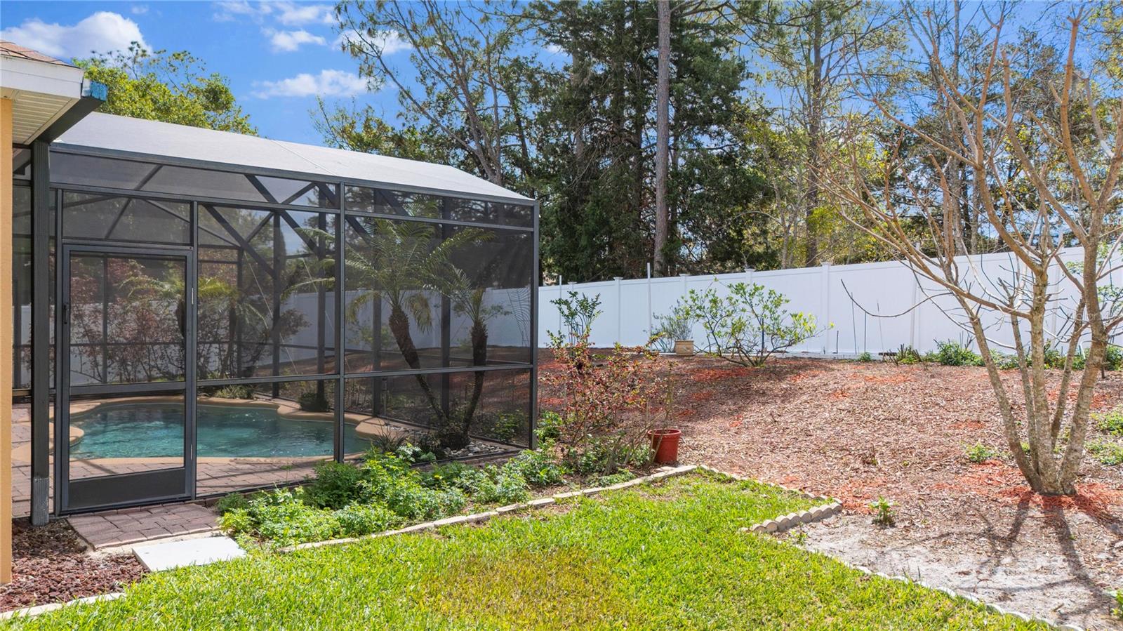 Image 32 of 35 For 375 Brentwood Club Cove