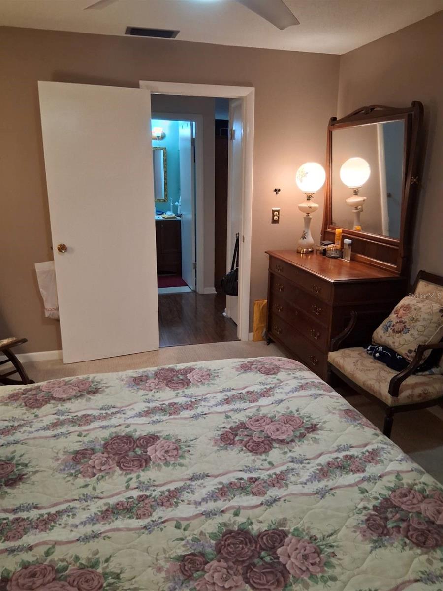 Listing photo id 10 for 6770 Riviera N