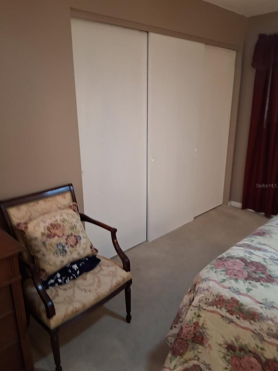 Listing photo id 11 for 6770 Riviera N