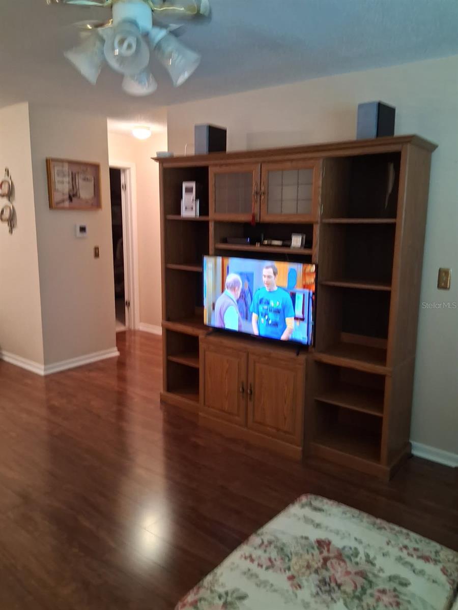 Listing photo id 22 for 6770 Riviera N