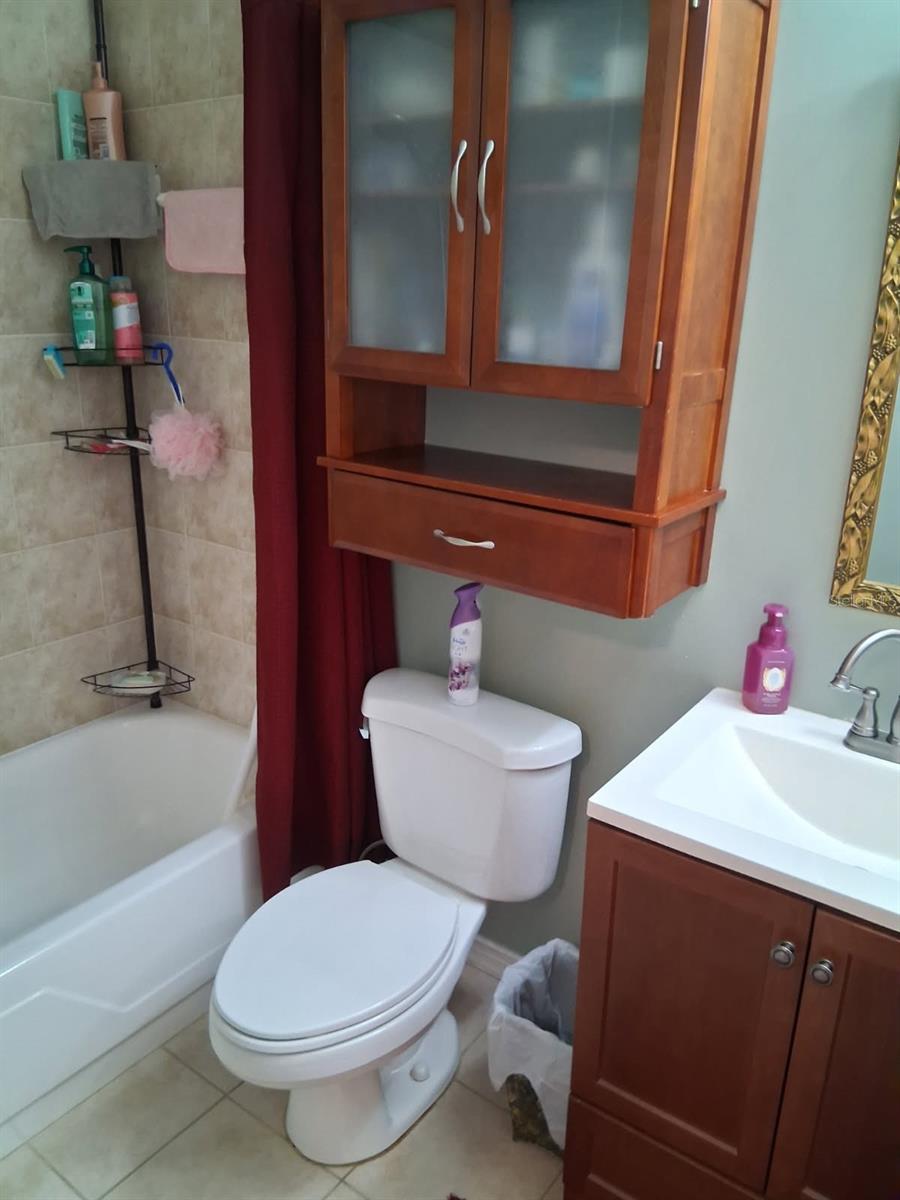 Listing photo id 4 for 6770 Riviera N