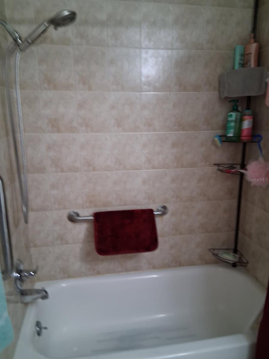 Listing photo id 5 for 6770 Riviera N