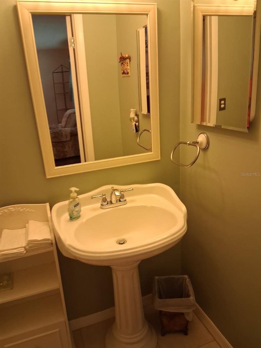 Listing photo id 6 for 6770 Riviera N