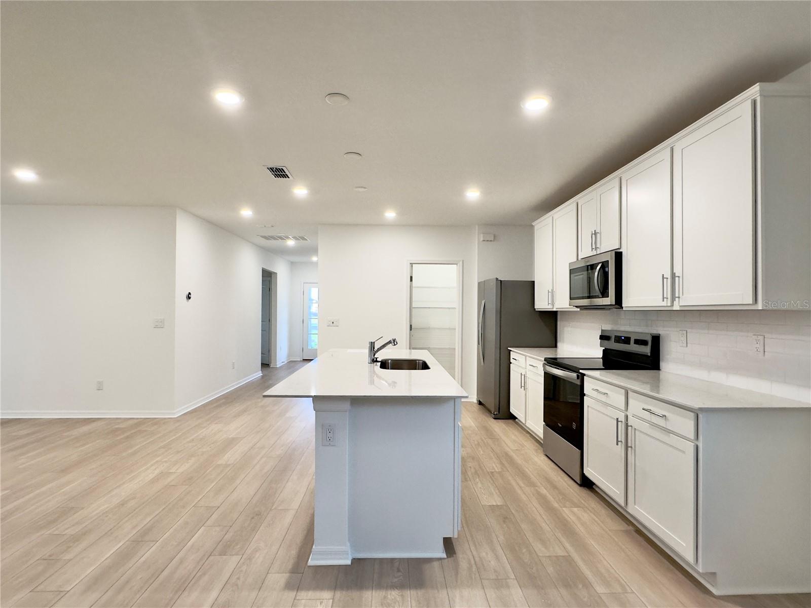 Image 20 of 42 For 4685 Sunny Citrus Lane