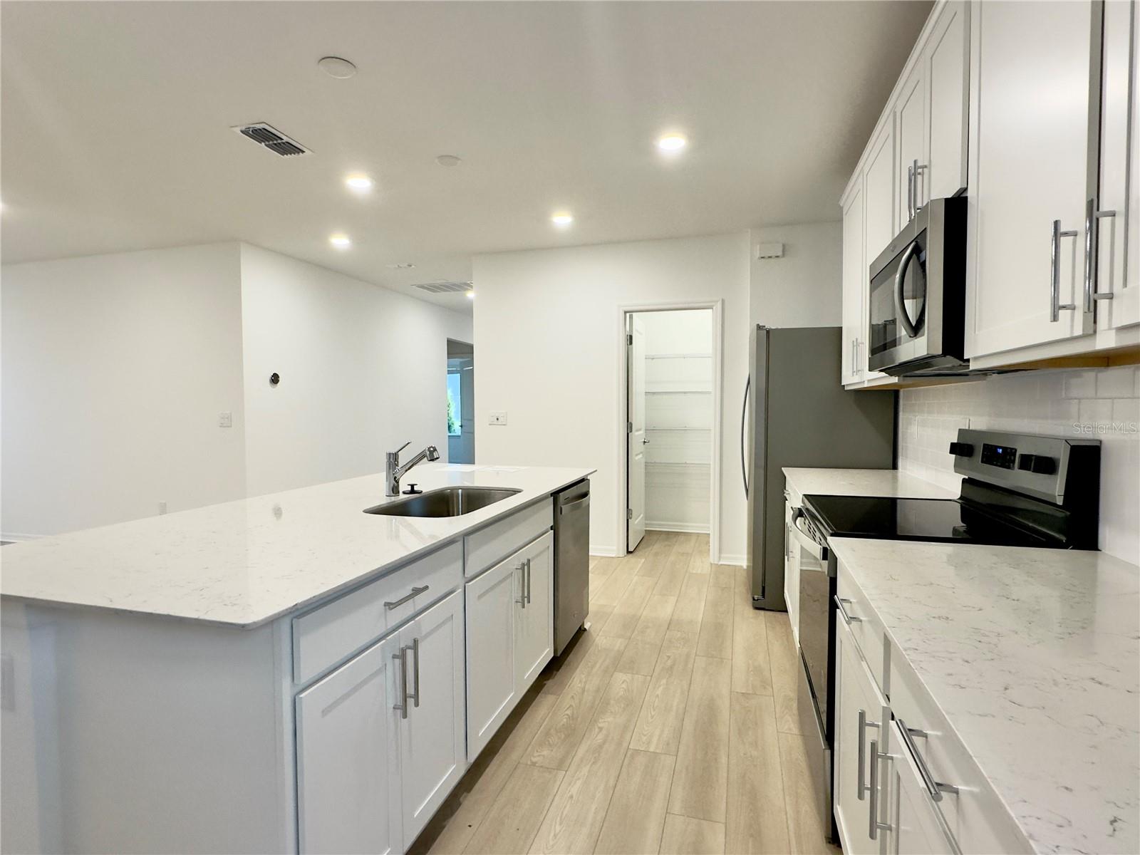 Image 21 of 42 For 4685 Sunny Citrus Lane