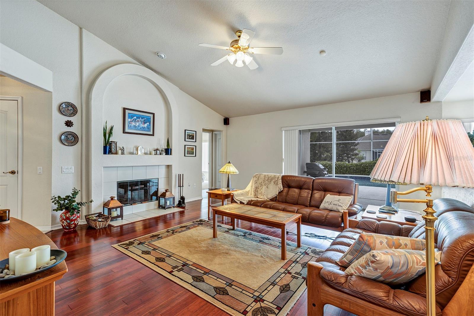 Image 21 of 57 For 3556 Amaca Circle