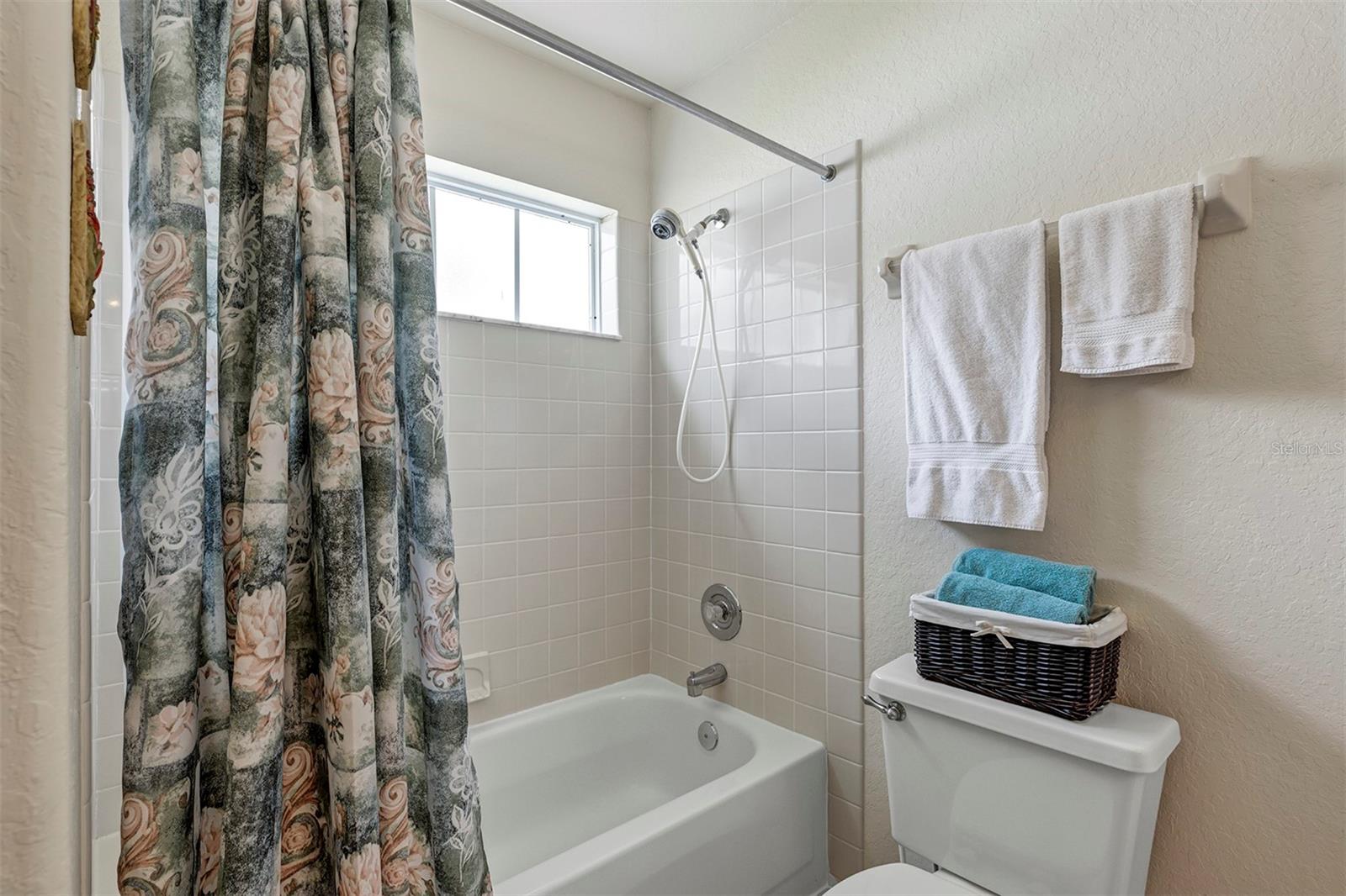 Image 31 of 57 For 3556 Amaca Circle