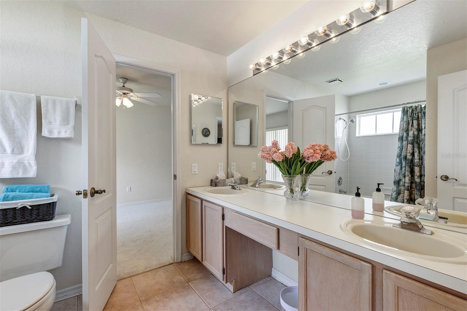 Image 36 of 57 For 3556 Amaca Circle