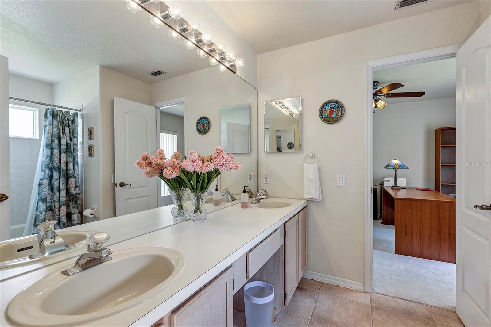 Image 37 of 57 For 3556 Amaca Circle