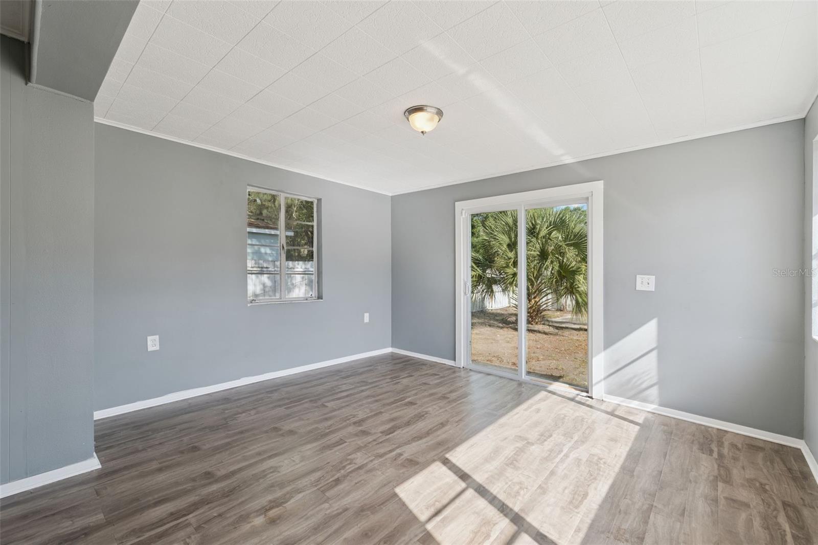 Image 5 of 18 For 3947 Grove Street S