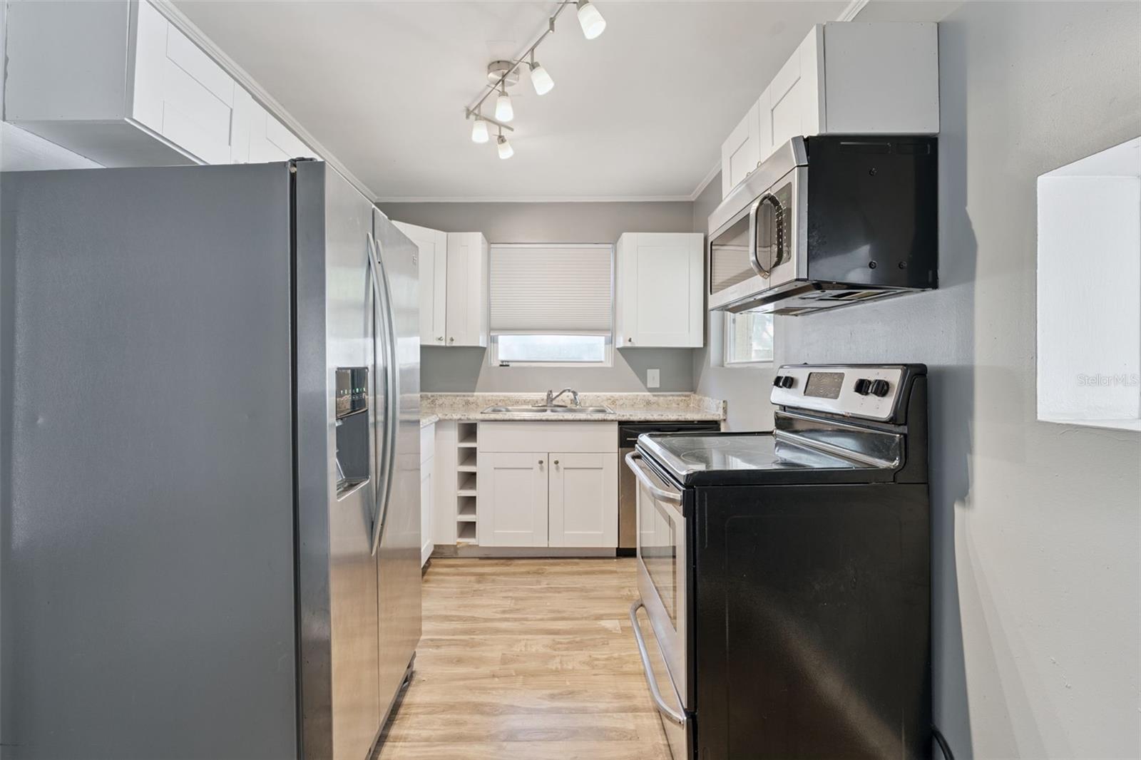 Image 7 of 18 For 3947 Grove Street S