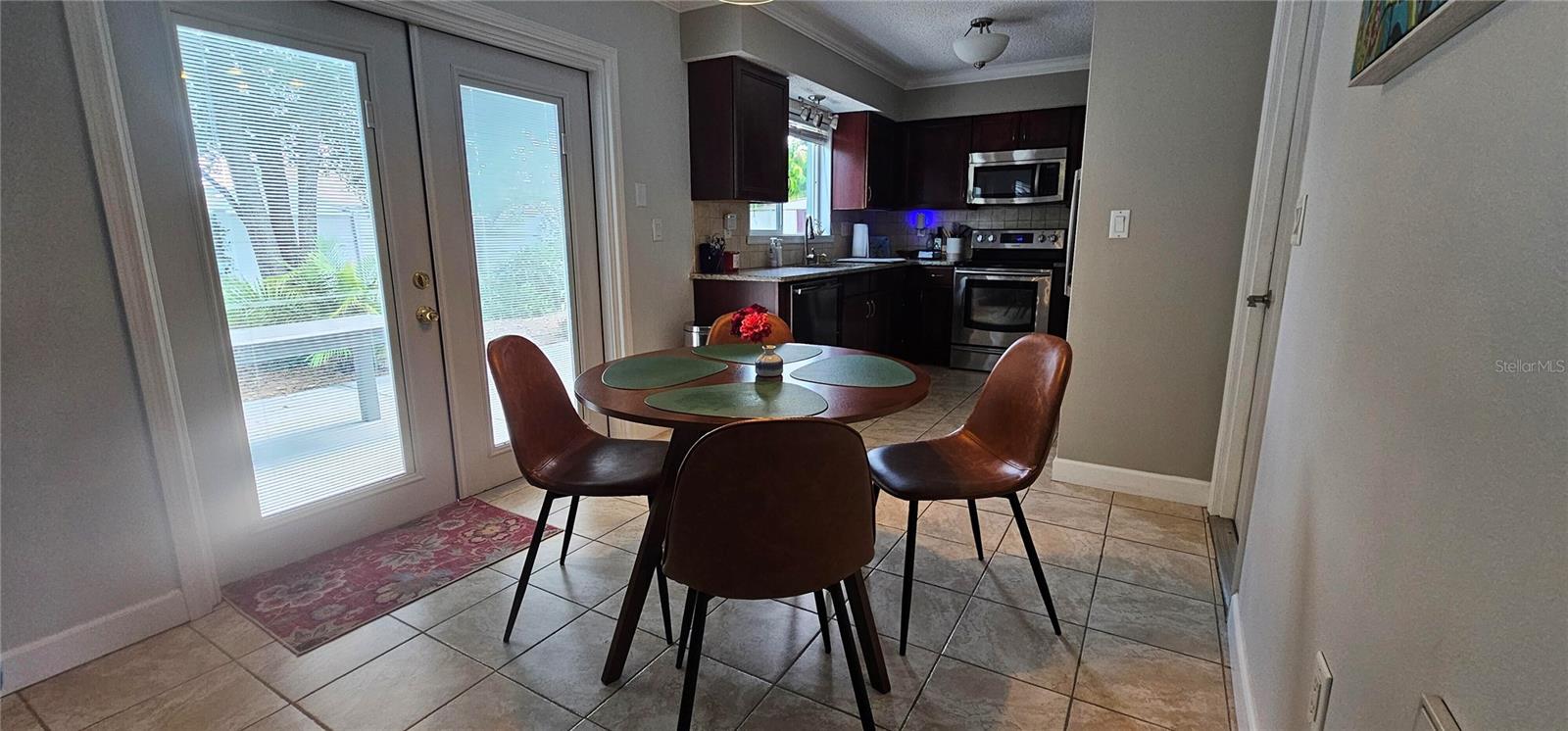 Listing photo id 8 for 6248 109th Avenue N