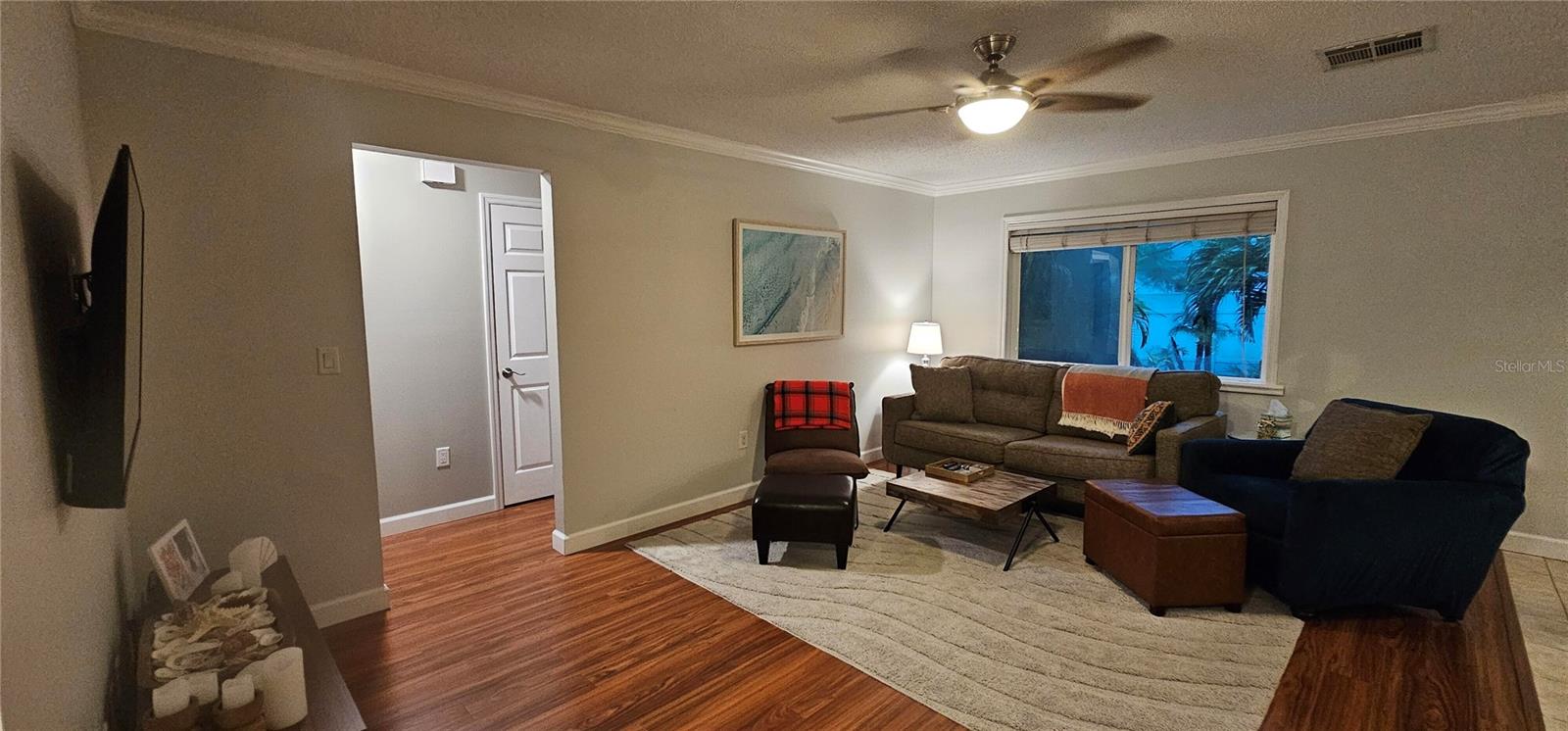 Listing photo id 10 for 6248 109th Avenue N