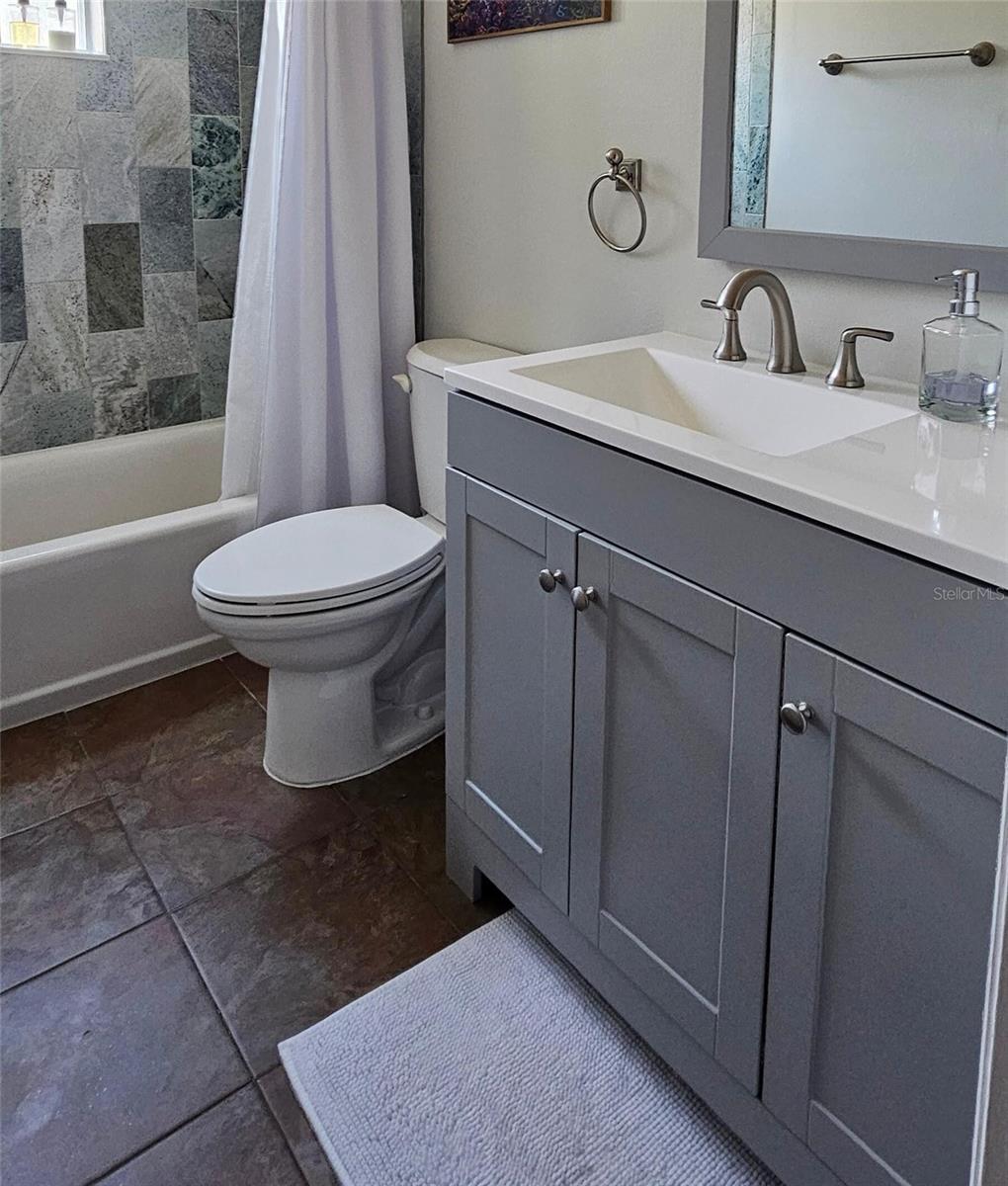 Listing photo id 14 for 6248 109th Avenue N