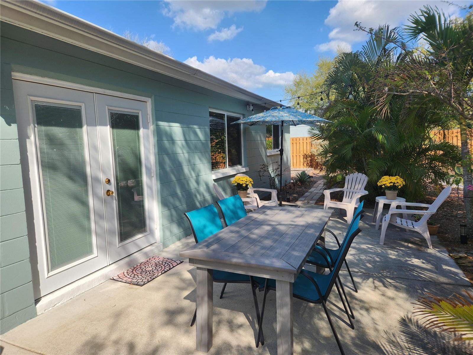 Listing photo id 4 for 6248 109th Avenue N