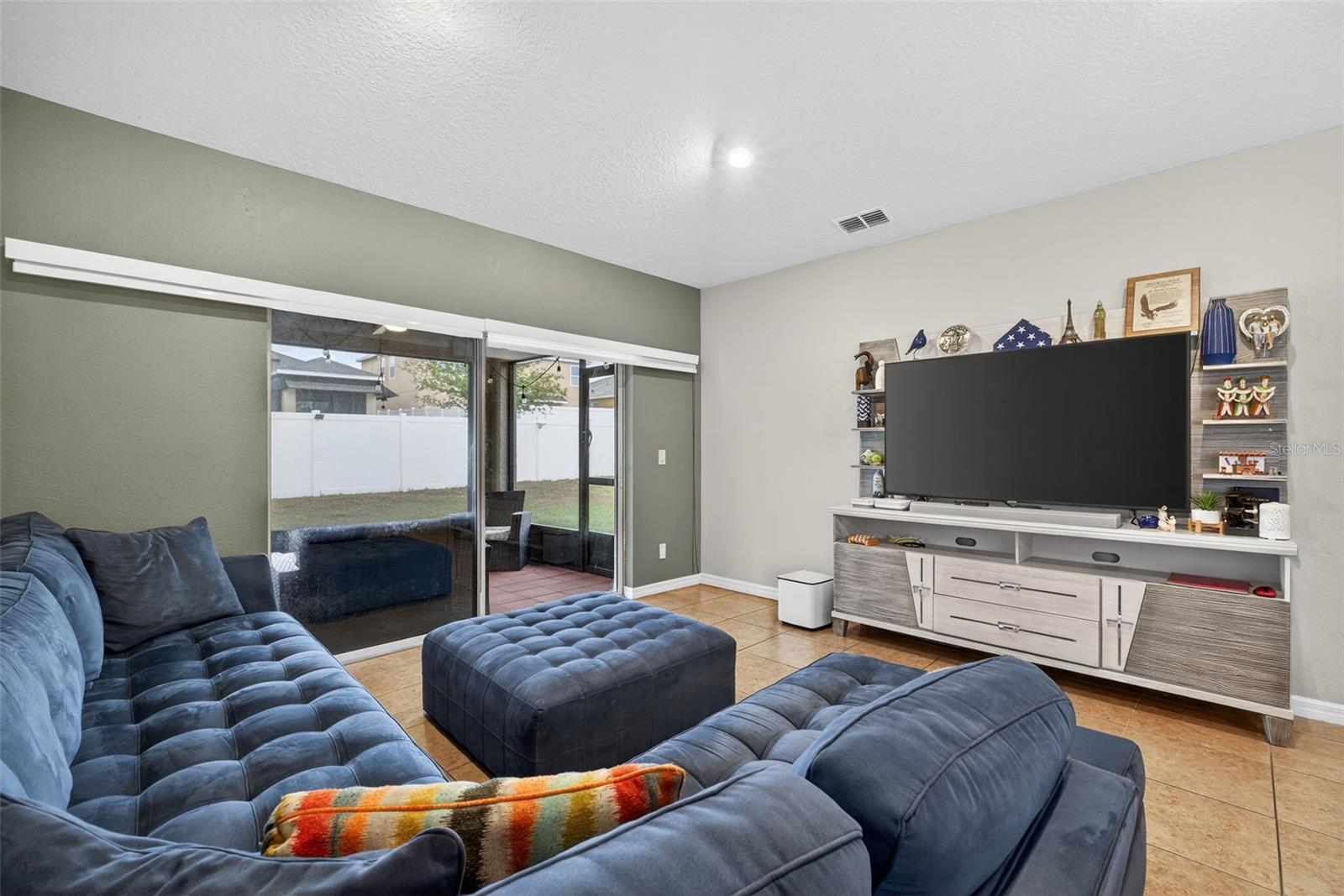 Image 18 of 61 For 442 Kestrel Drive