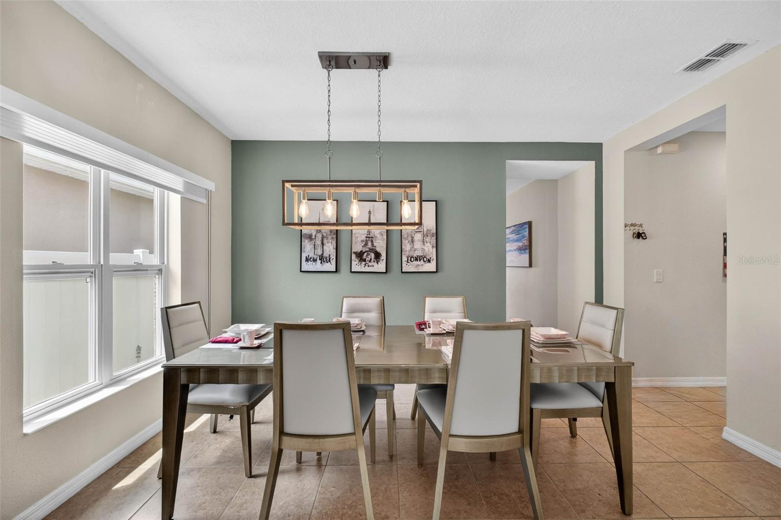 Image 6 of 61 For 442 Kestrel Drive