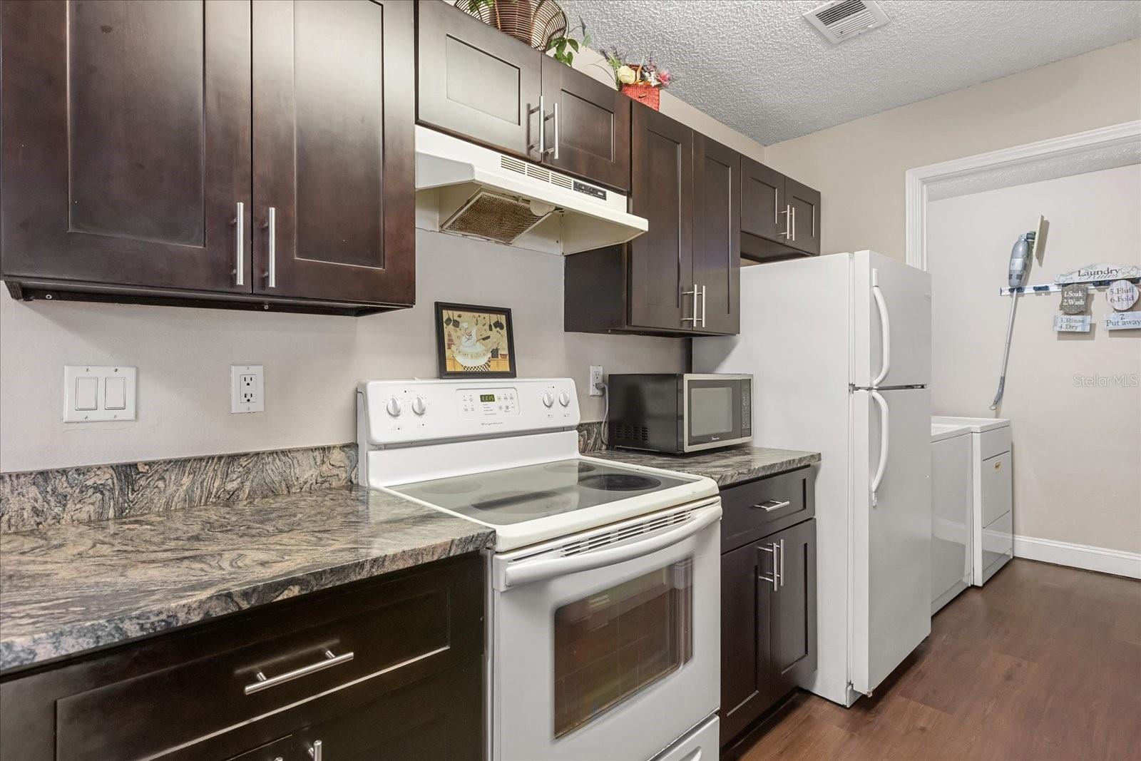 Image 16 of 41 For 2501 Grassy Point Drive 103