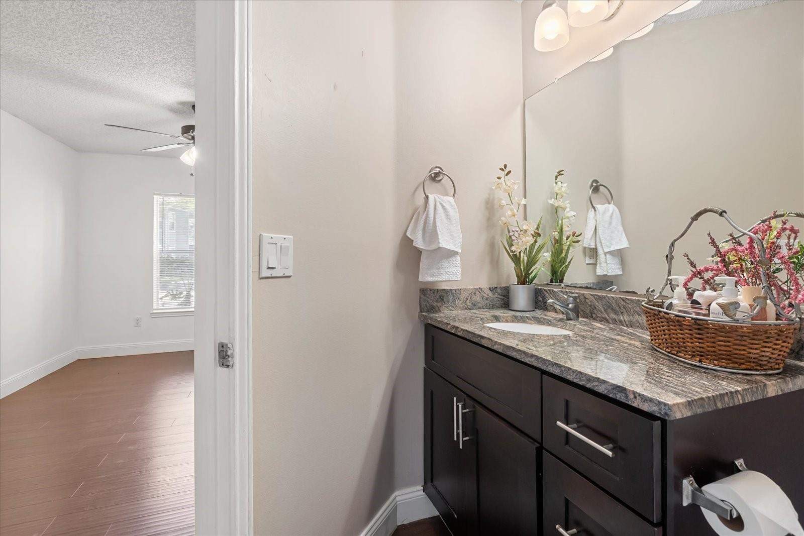 Image 20 of 41 For 2501 Grassy Point Drive 103