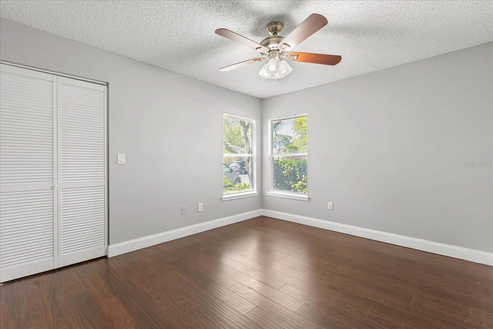 Image 23 of 41 For 2501 Grassy Point Drive 103