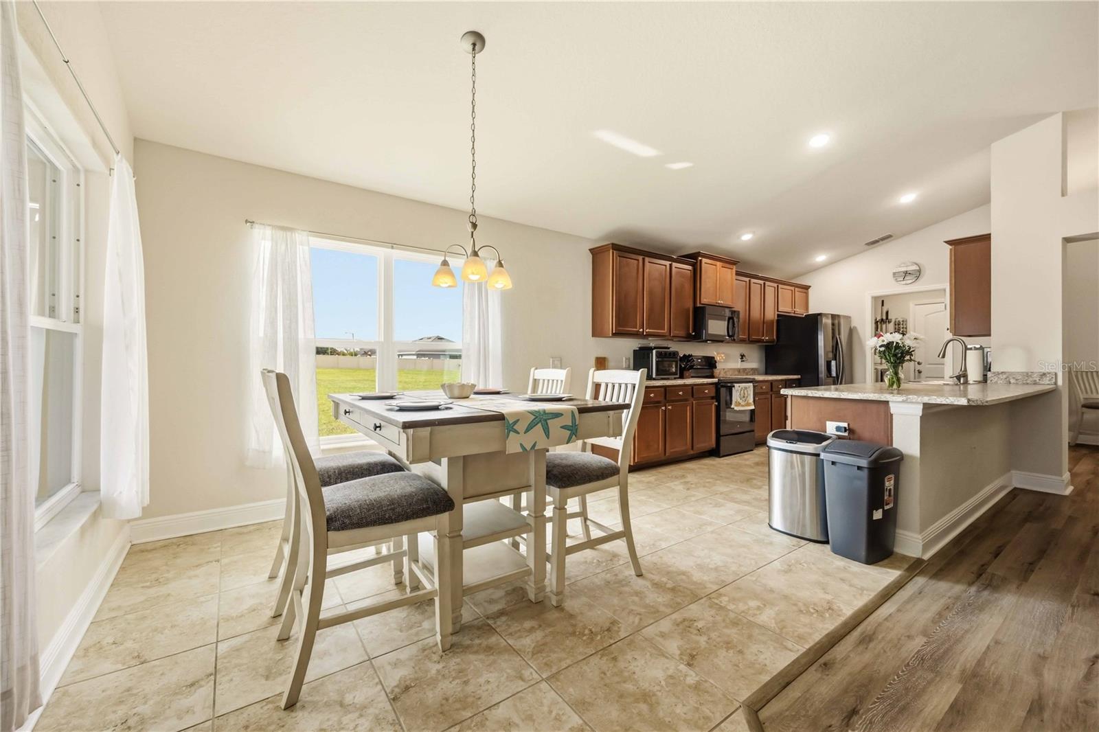 Image 14 of 48 For 613 Meadow Pointe Drive