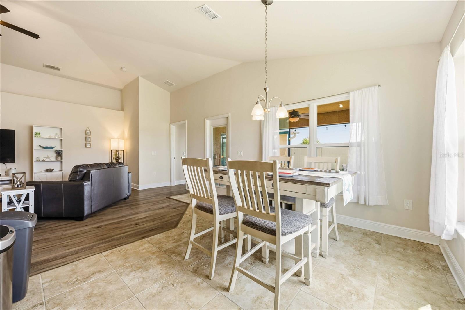 Image 15 of 48 For 613 Meadow Pointe Drive