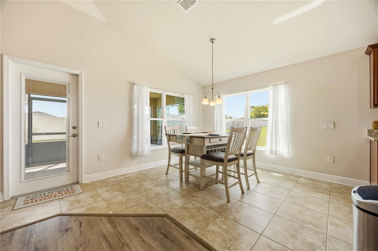 Image 16 of 48 For 613 Meadow Pointe Drive