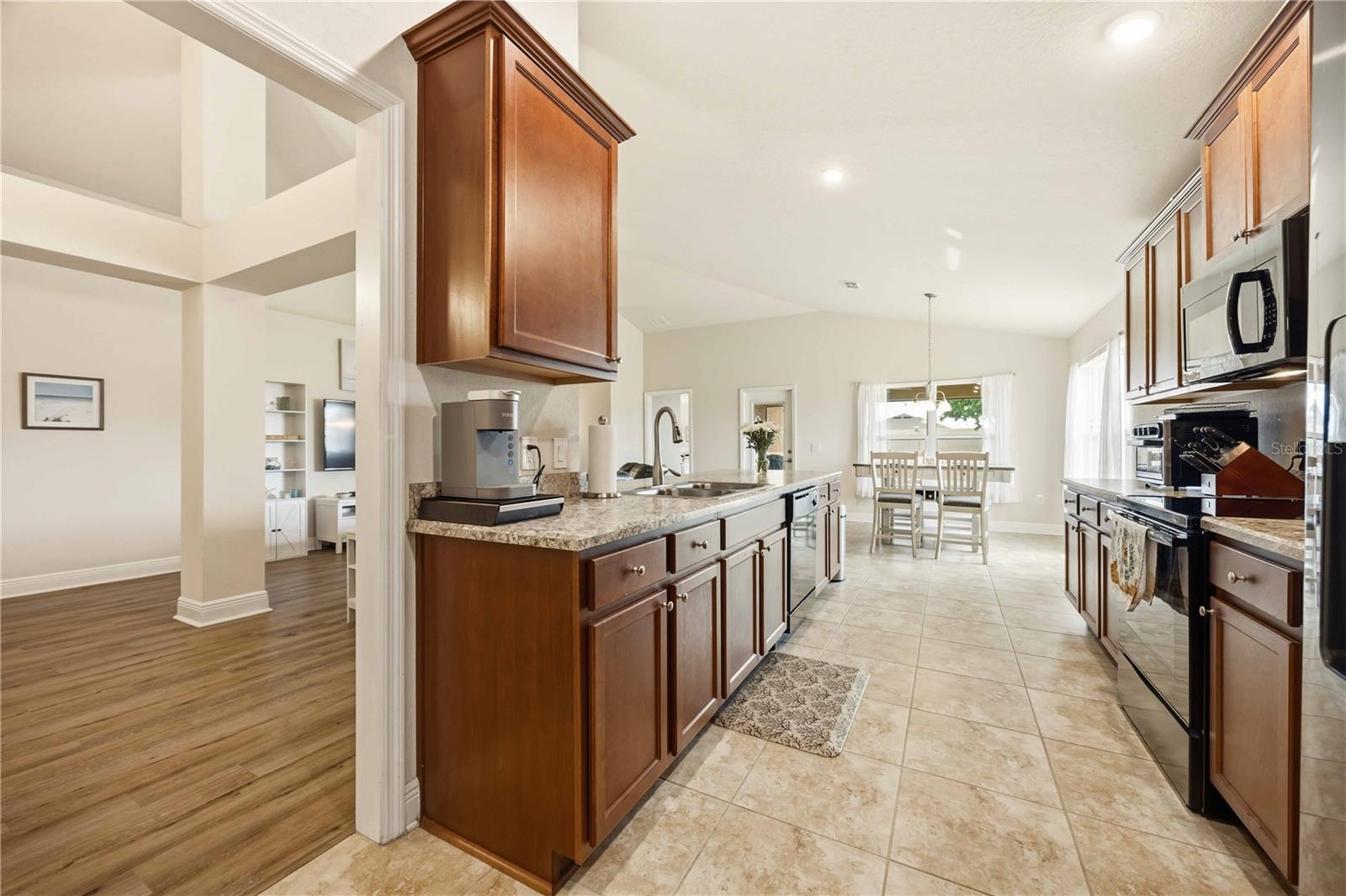 Image 20 of 48 For 613 Meadow Pointe Drive