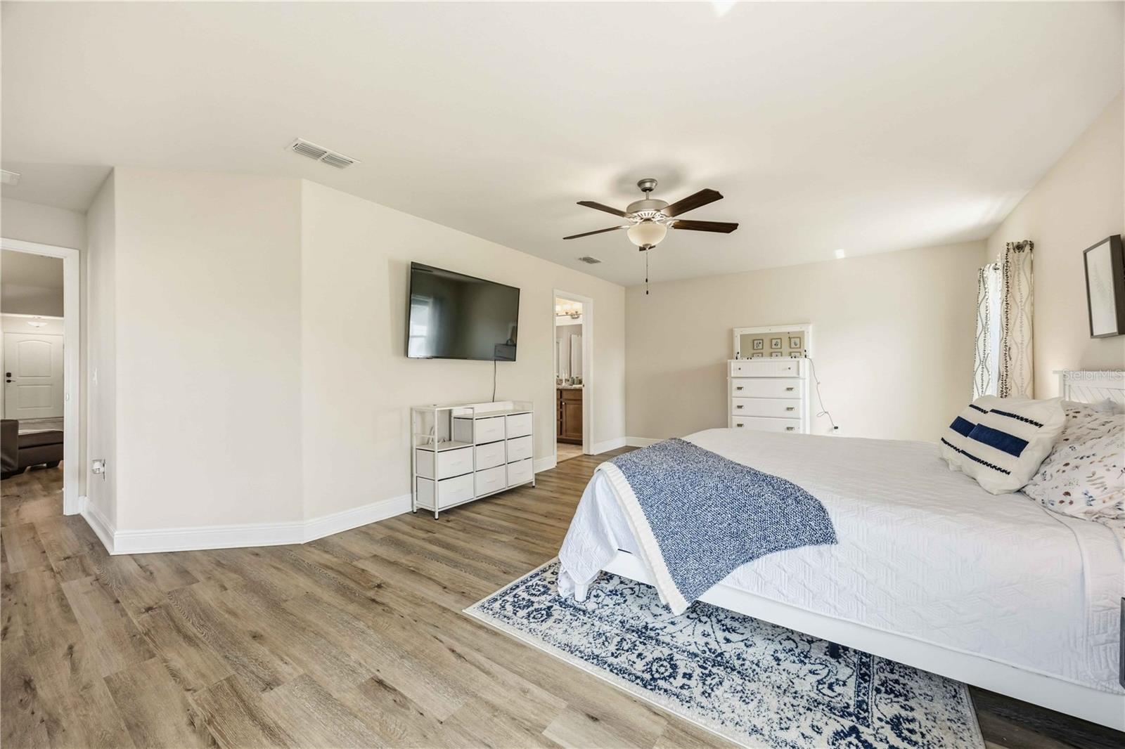 Image 31 of 48 For 613 Meadow Pointe Drive