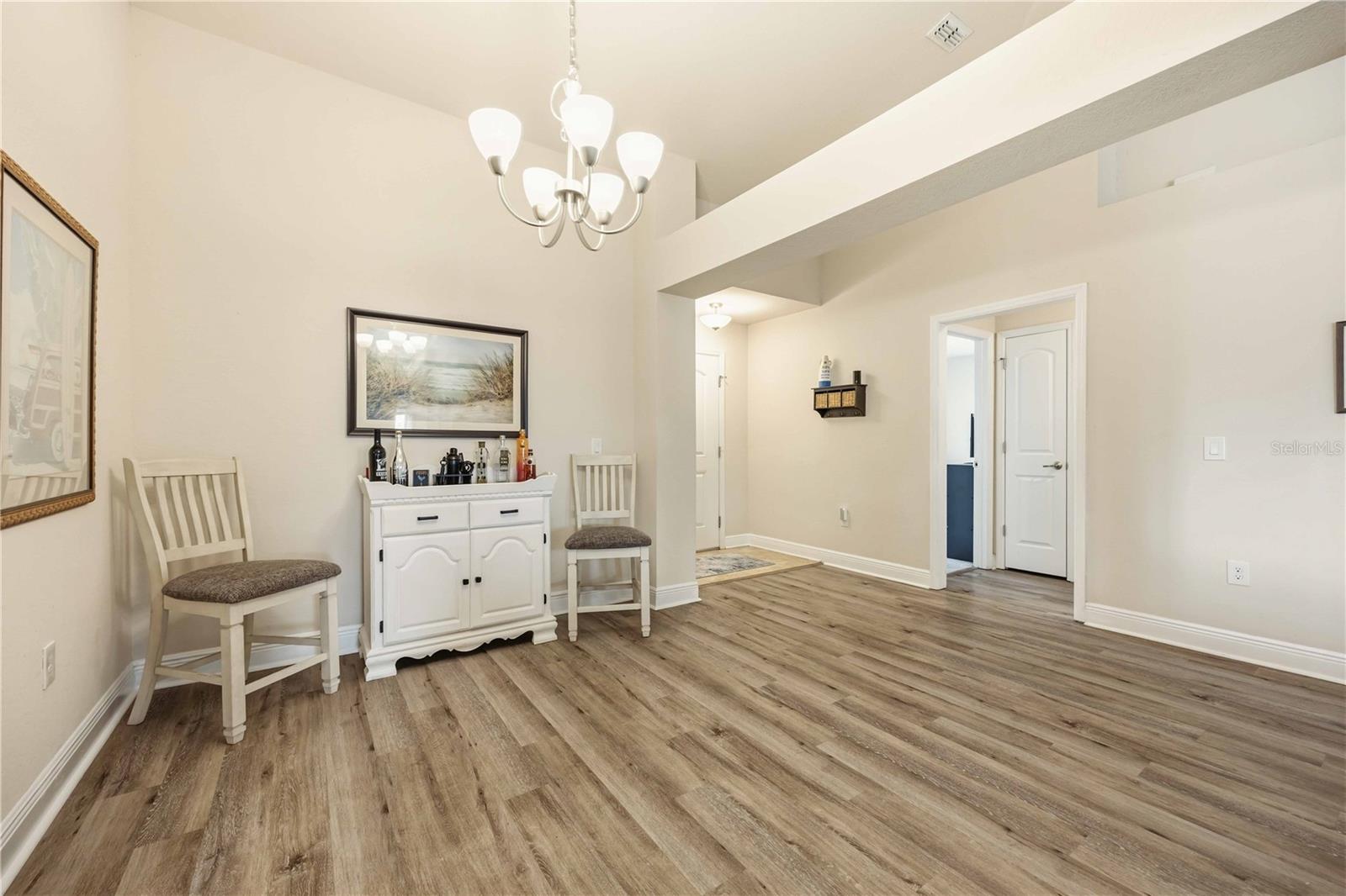 Image 9 of 48 For 613 Meadow Pointe Drive