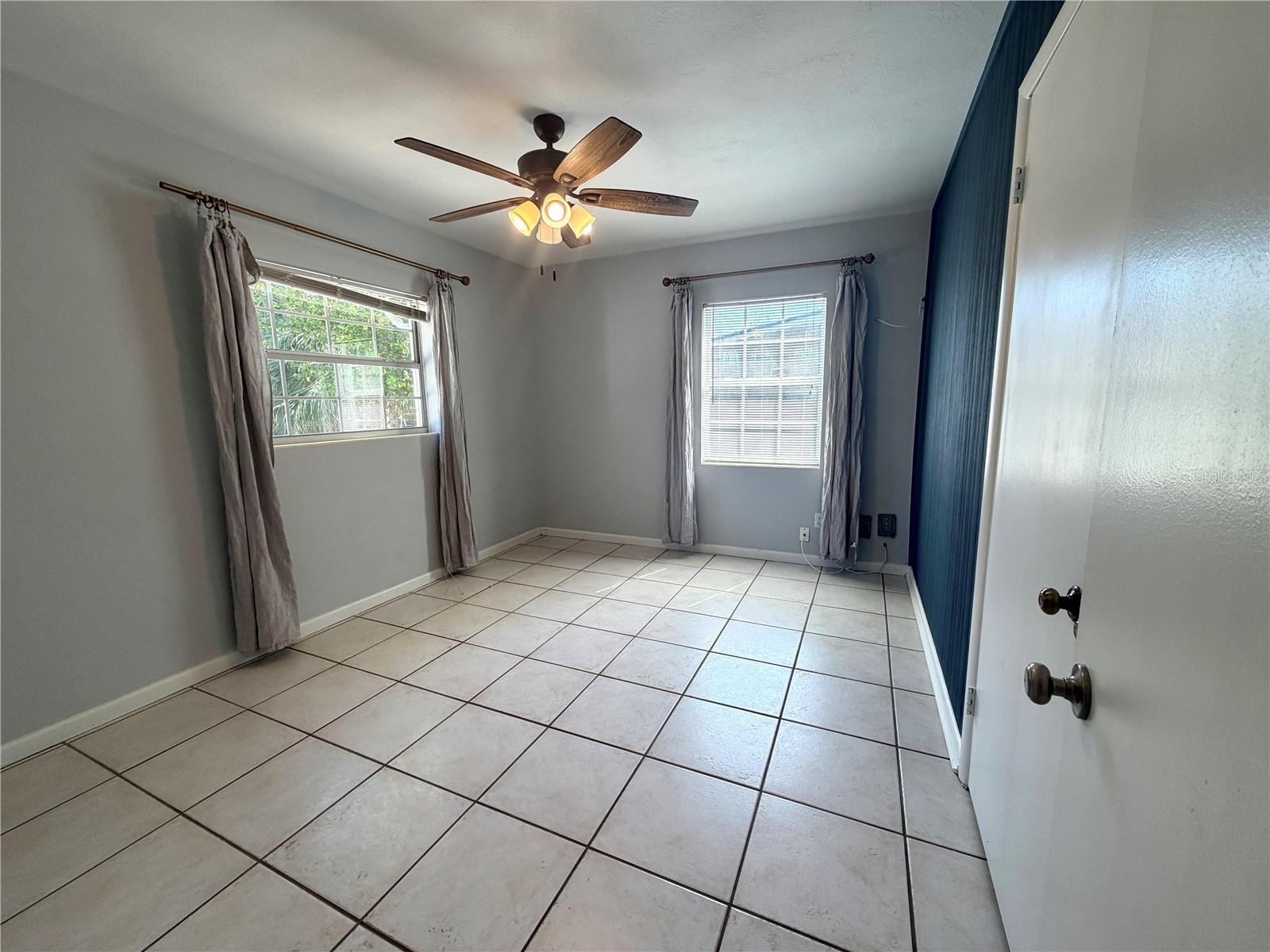 Image 11 of 21 For 1947 Summerfield Road