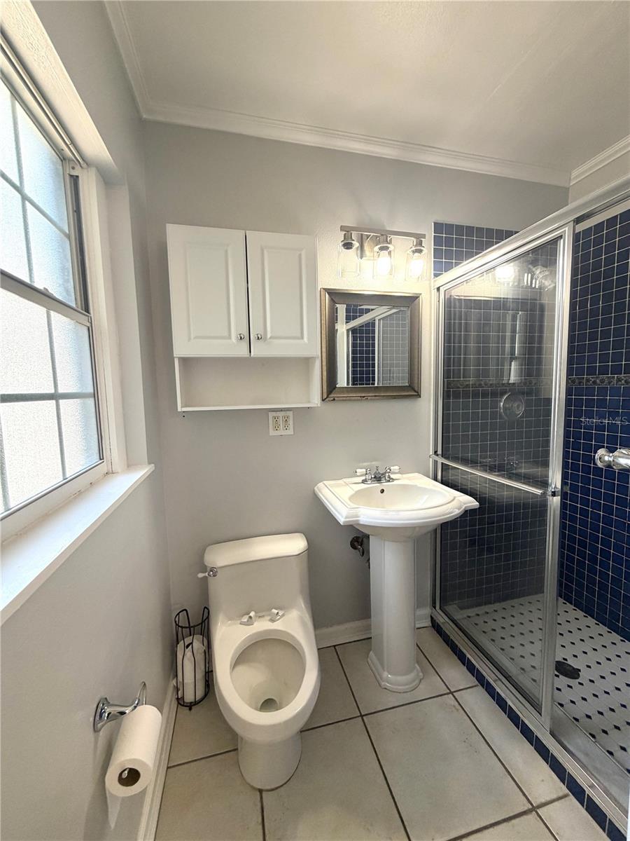 Image 16 of 21 For 1947 Summerfield Road