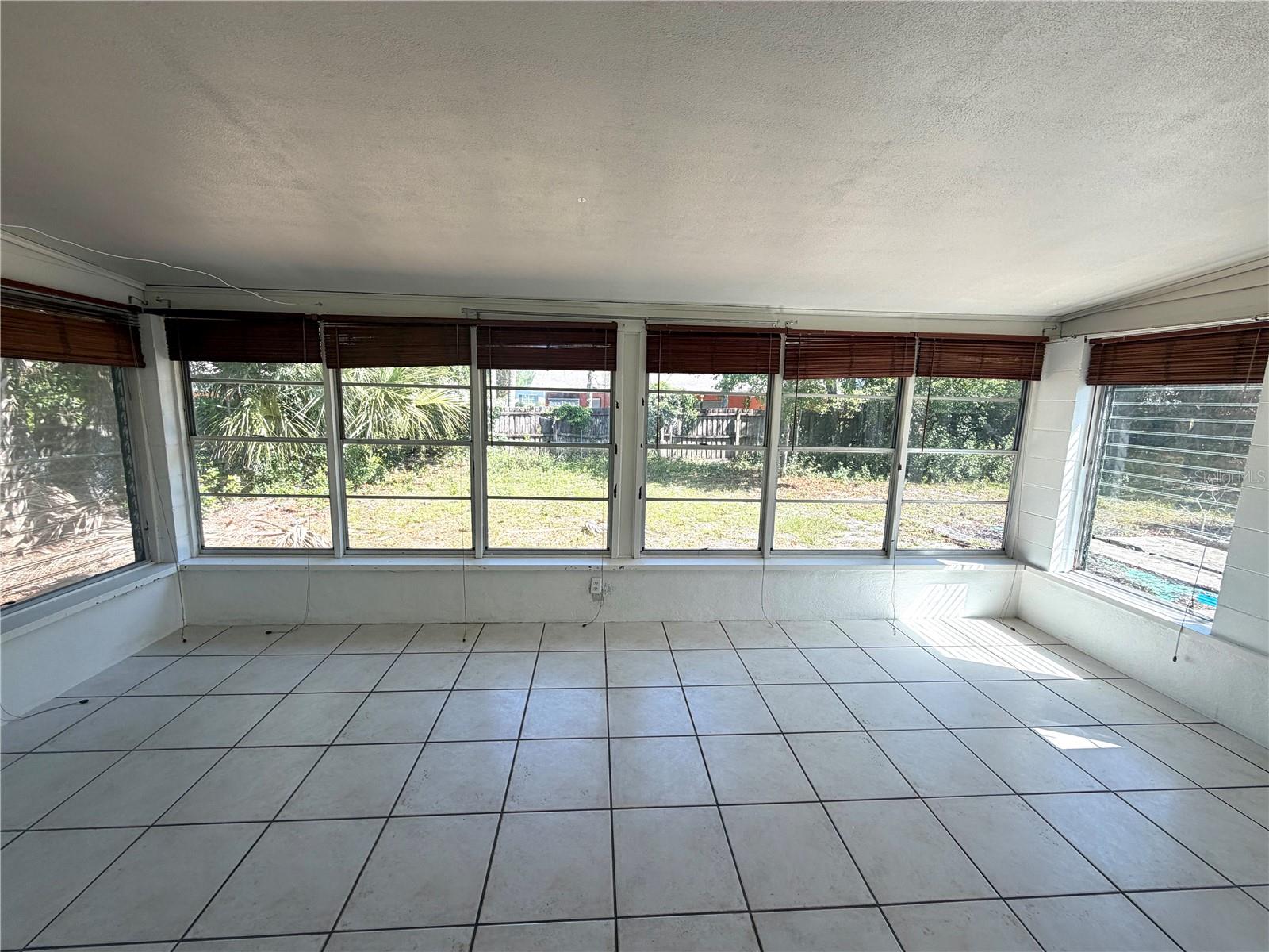 Image 18 of 21 For 1947 Summerfield Road