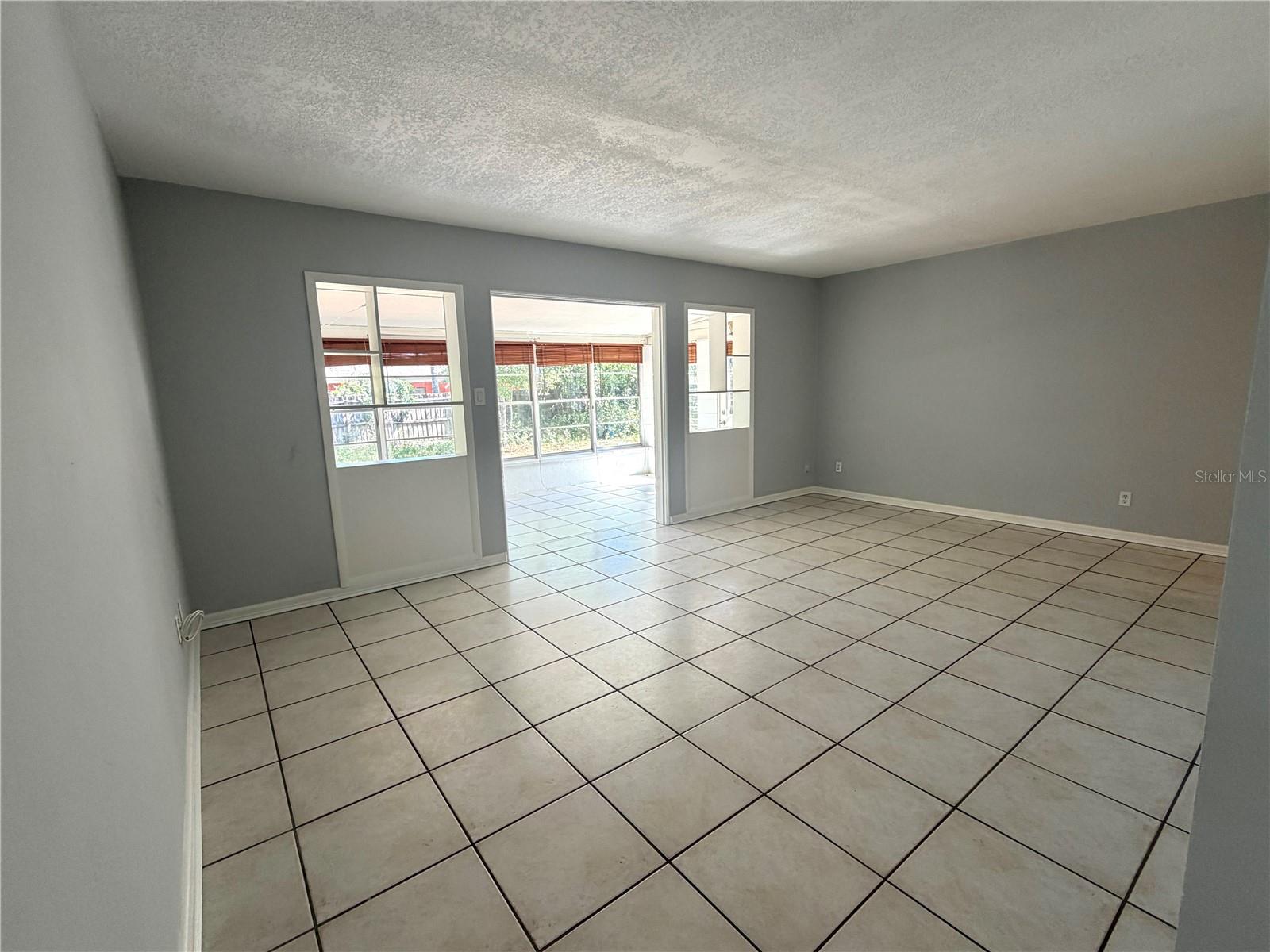 Image 4 of 21 For 1947 Summerfield Road