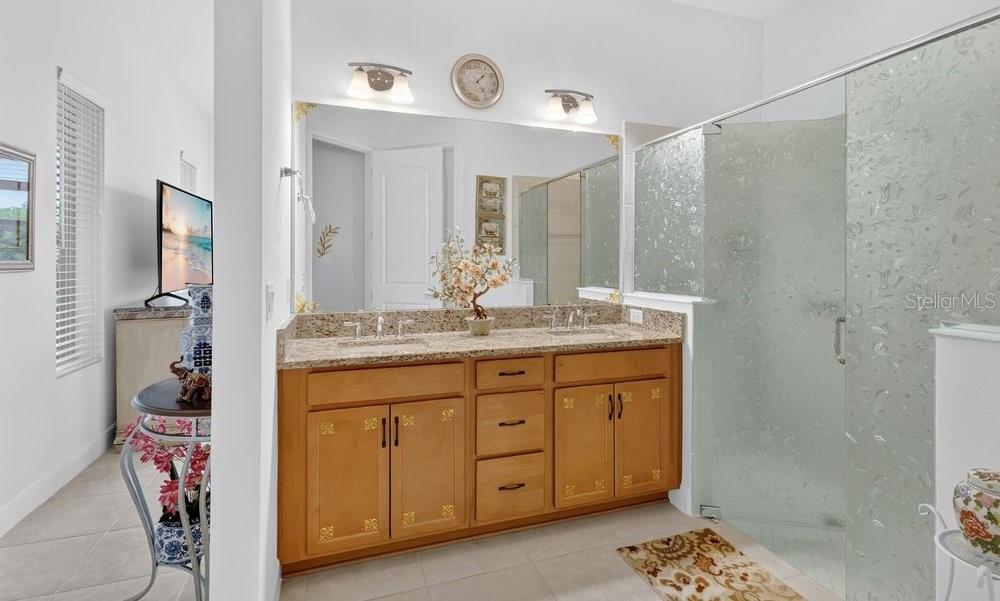 Image 10 of 38 For 2303 Datura Loop