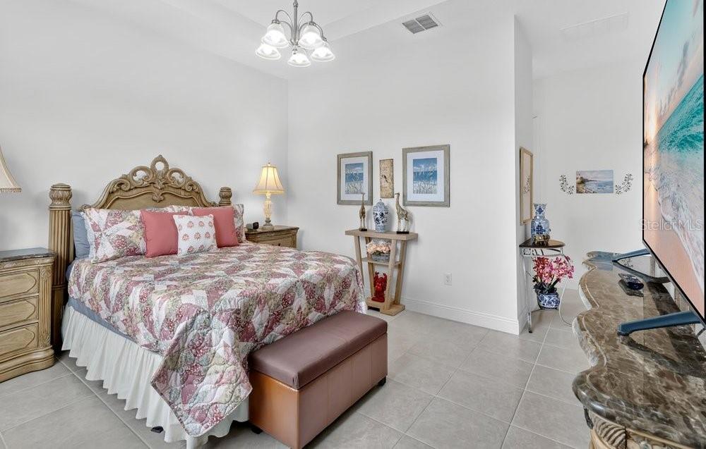 Image 13 of 38 For 2303 Datura Loop