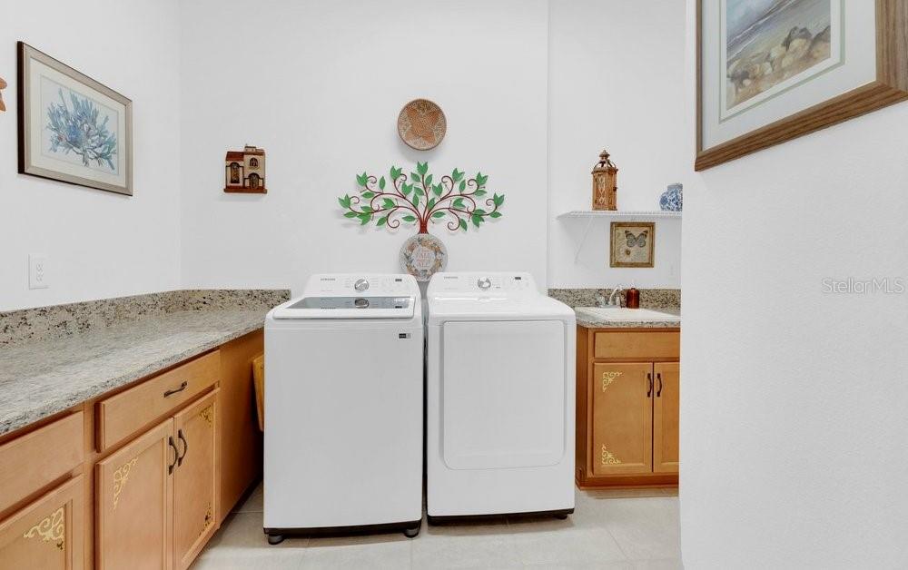 Image 17 of 38 For 2303 Datura Loop