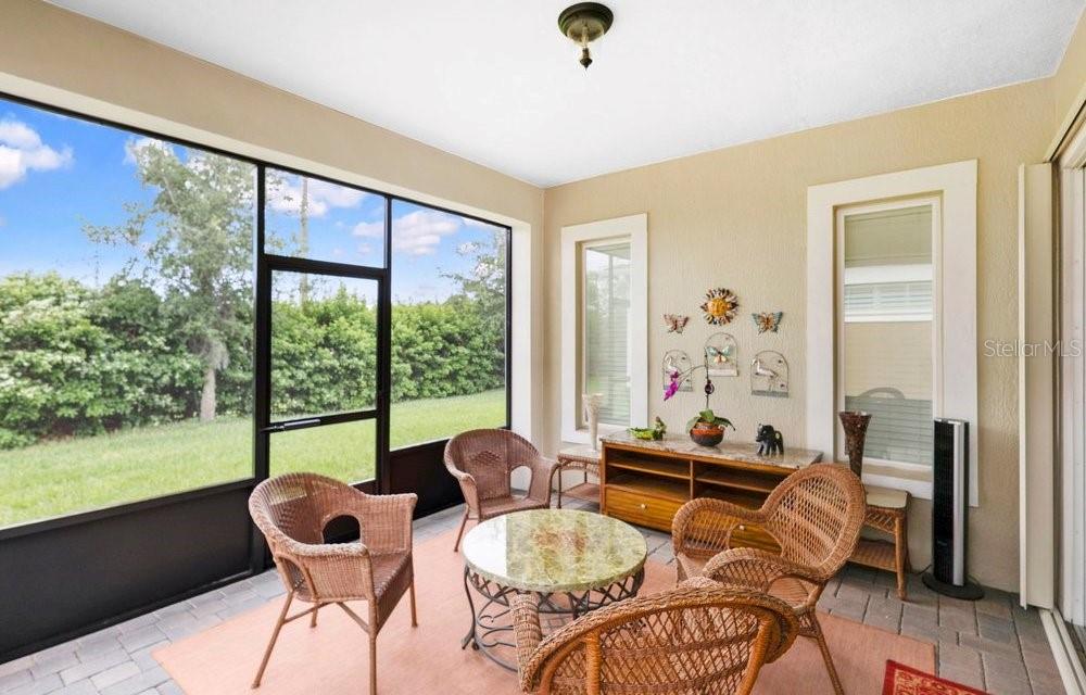 Image 19 of 38 For 2303 Datura Loop