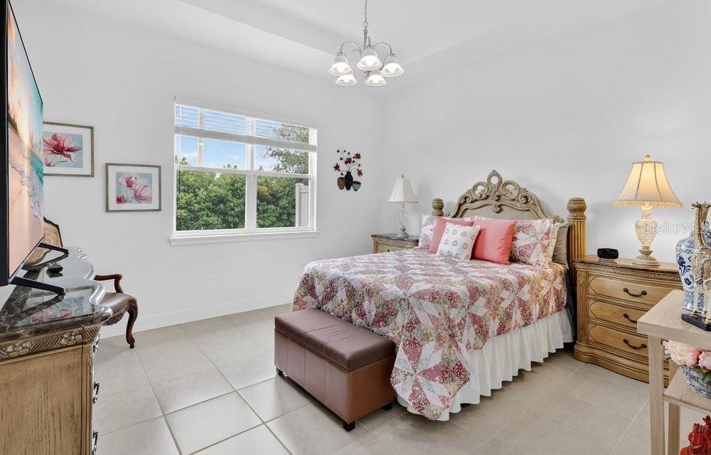 Image 9 of 38 For 2303 Datura Loop