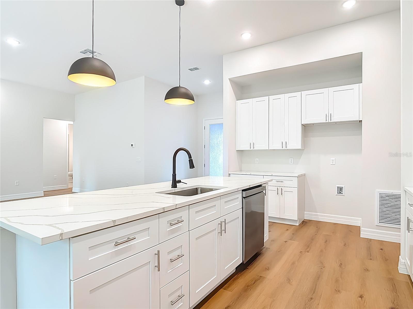 Image 13 of 58 For 30798 Apricot Avenue