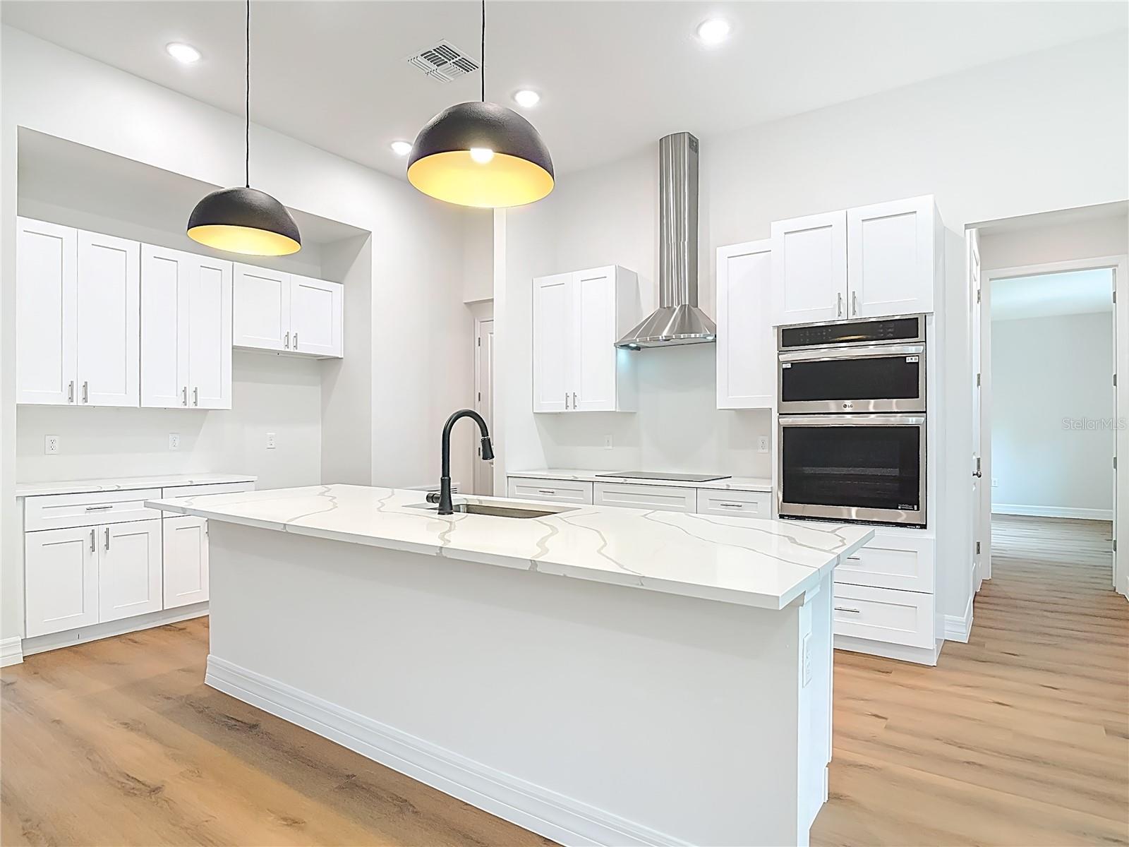 Image 15 of 58 For 30798 Apricot Avenue