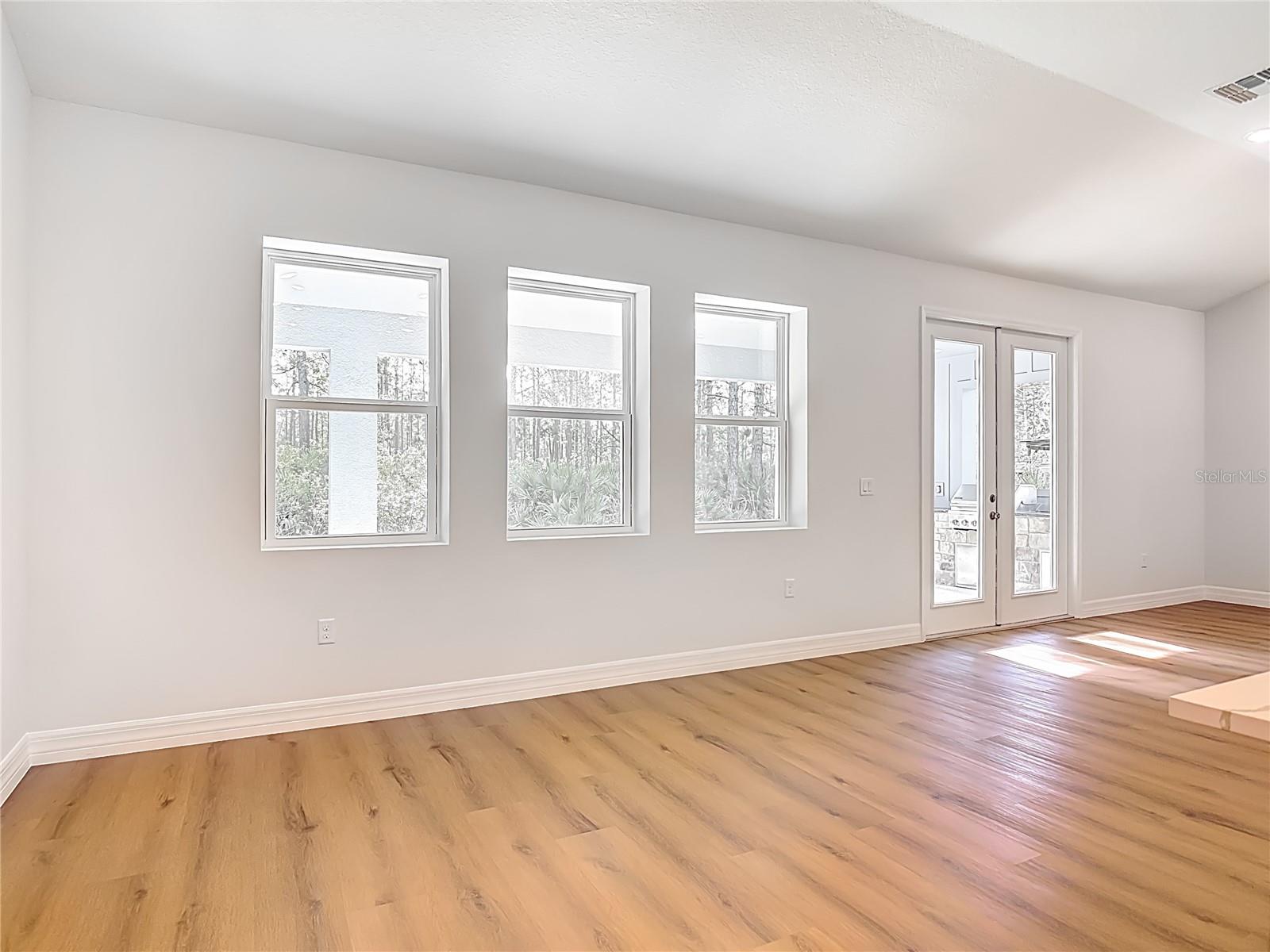 Image 16 of 58 For 30798 Apricot Avenue