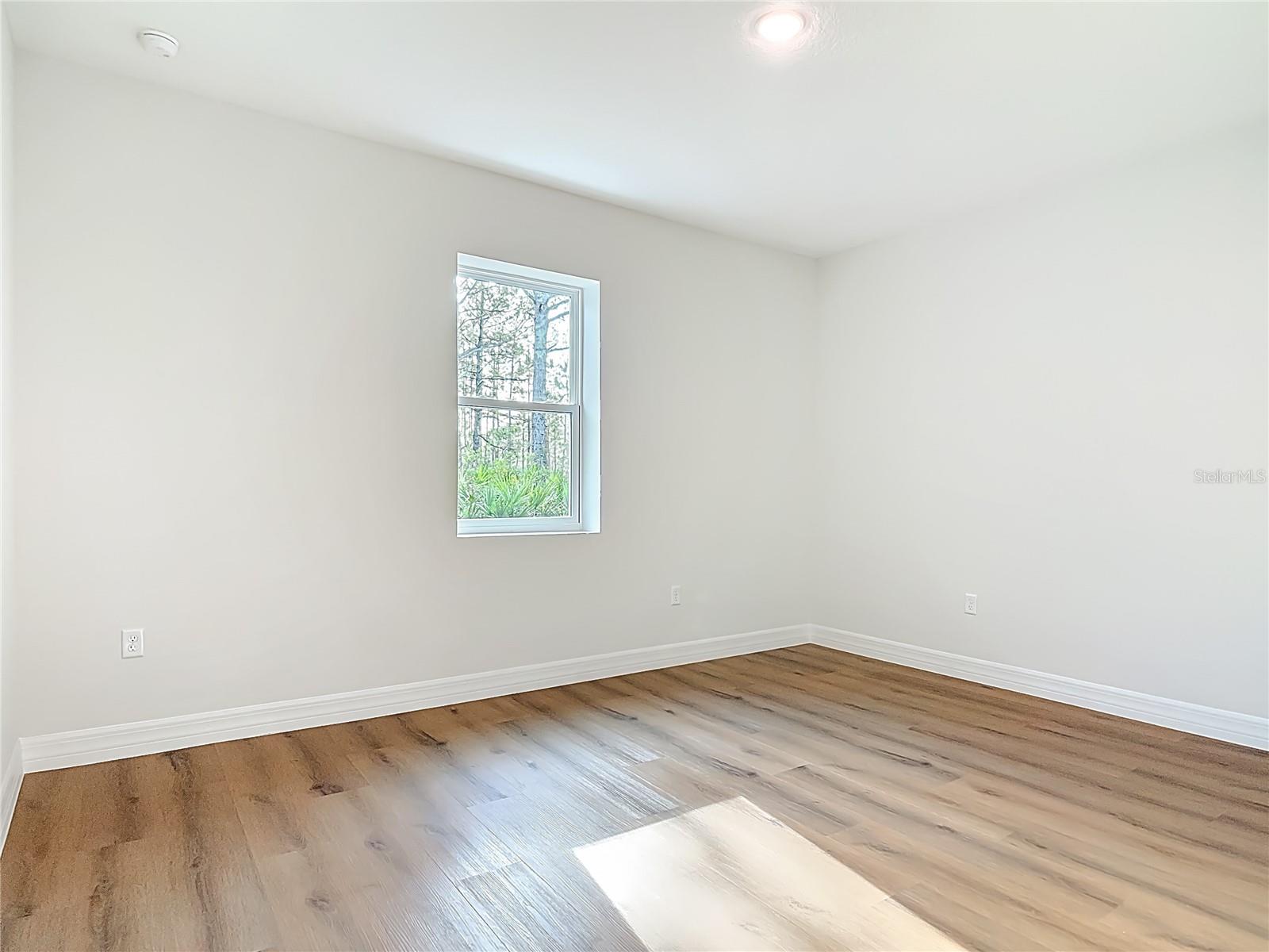 Image 23 of 58 For 30798 Apricot Avenue